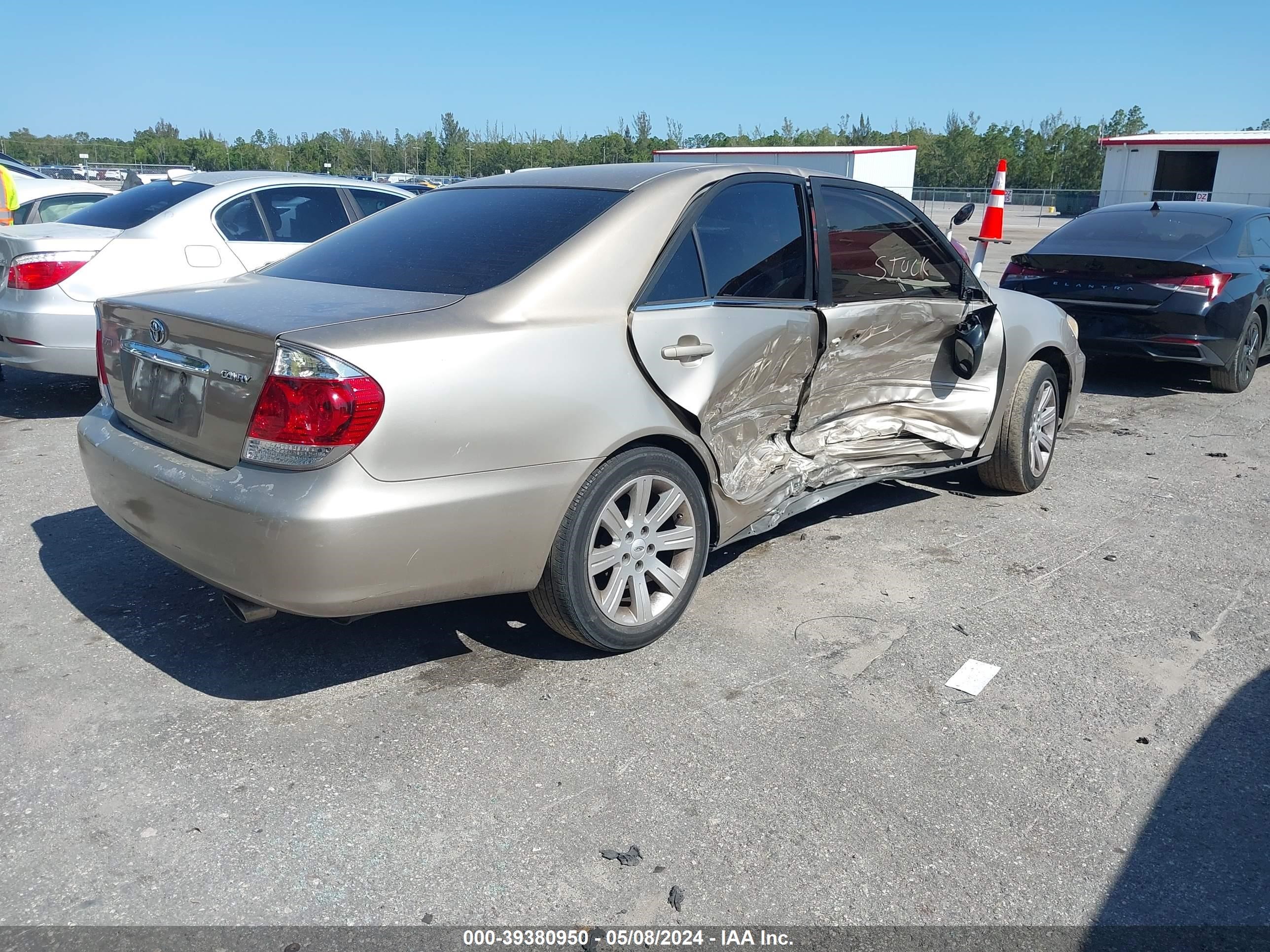 Photo 3 VIN: JTDBE32K963064295 - TOYOTA CAMRY 