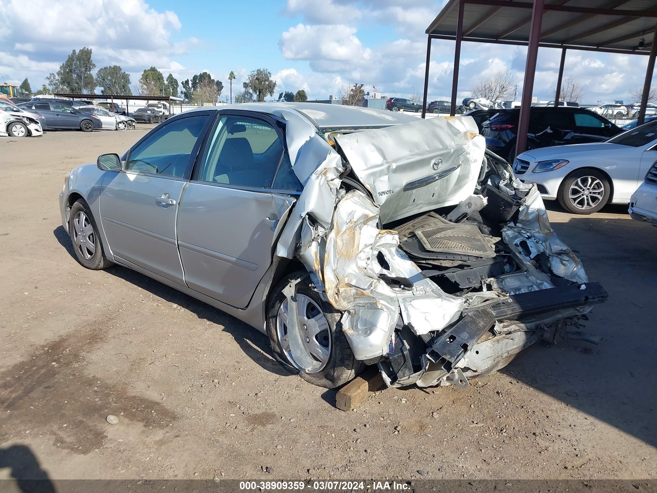 Photo 2 VIN: JTDBE32KX30160952 - TOYOTA CAMRY 