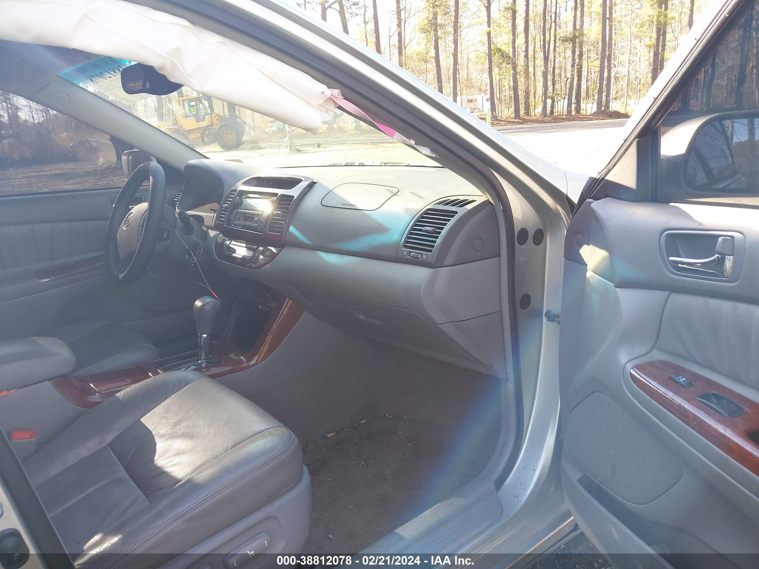 Photo 4 VIN: JTDBF30K360168458 - TOYOTA CAMRY 