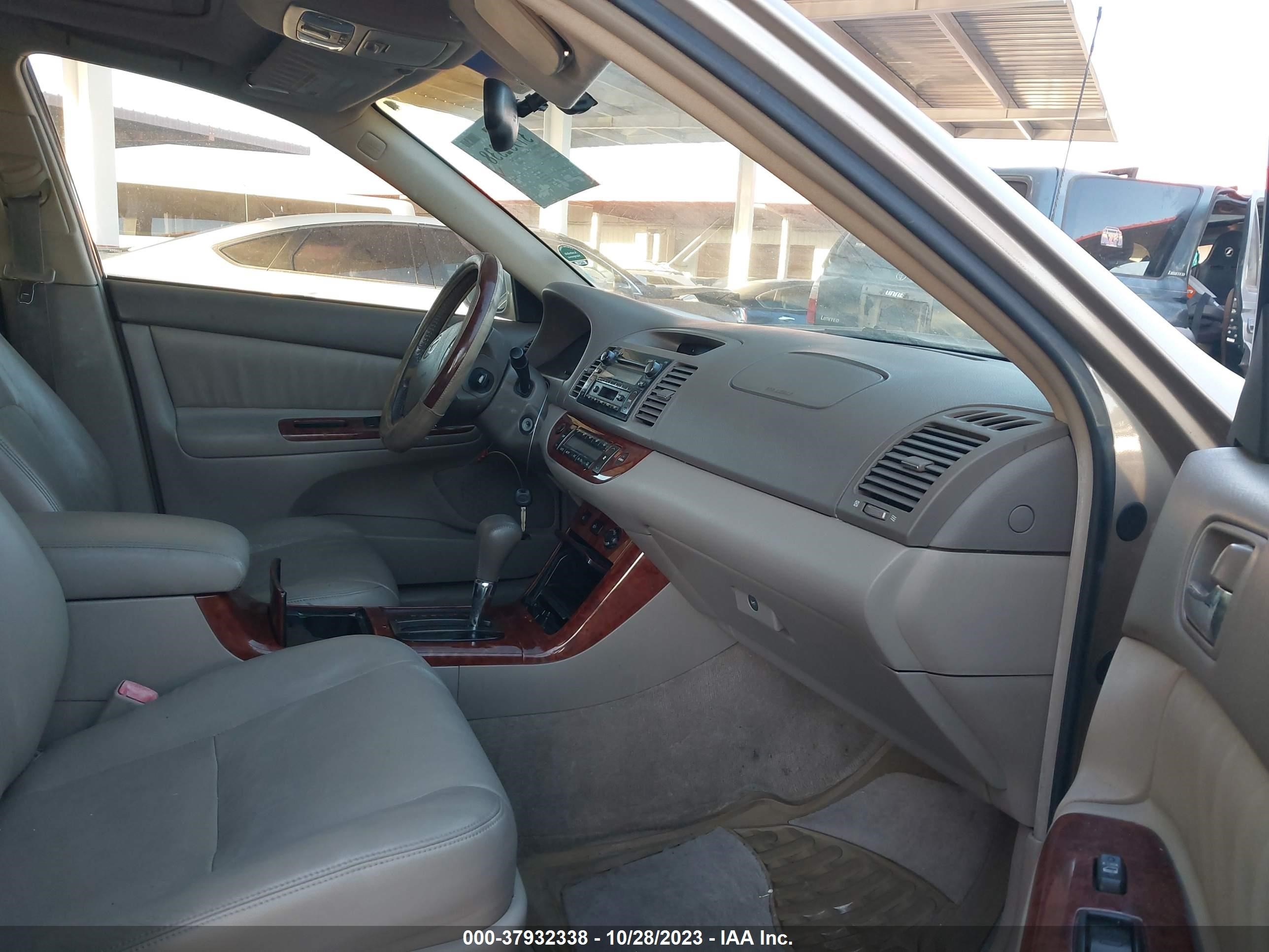 Photo 4 VIN: JTDBF30K550163261 - TOYOTA CAMRY 