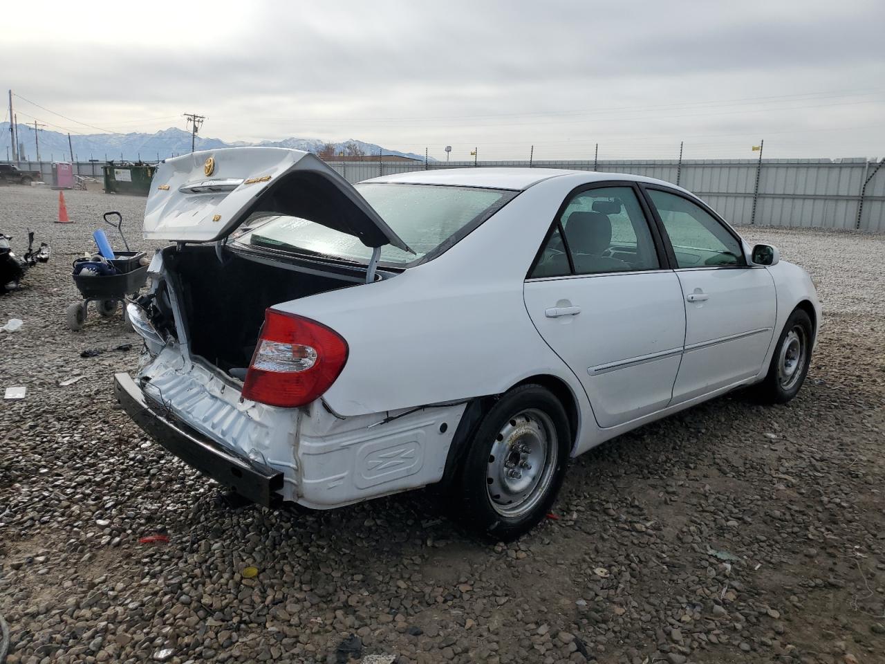 Photo 2 VIN: JTDBF30K920045998 - TOYOTA CAMRY 