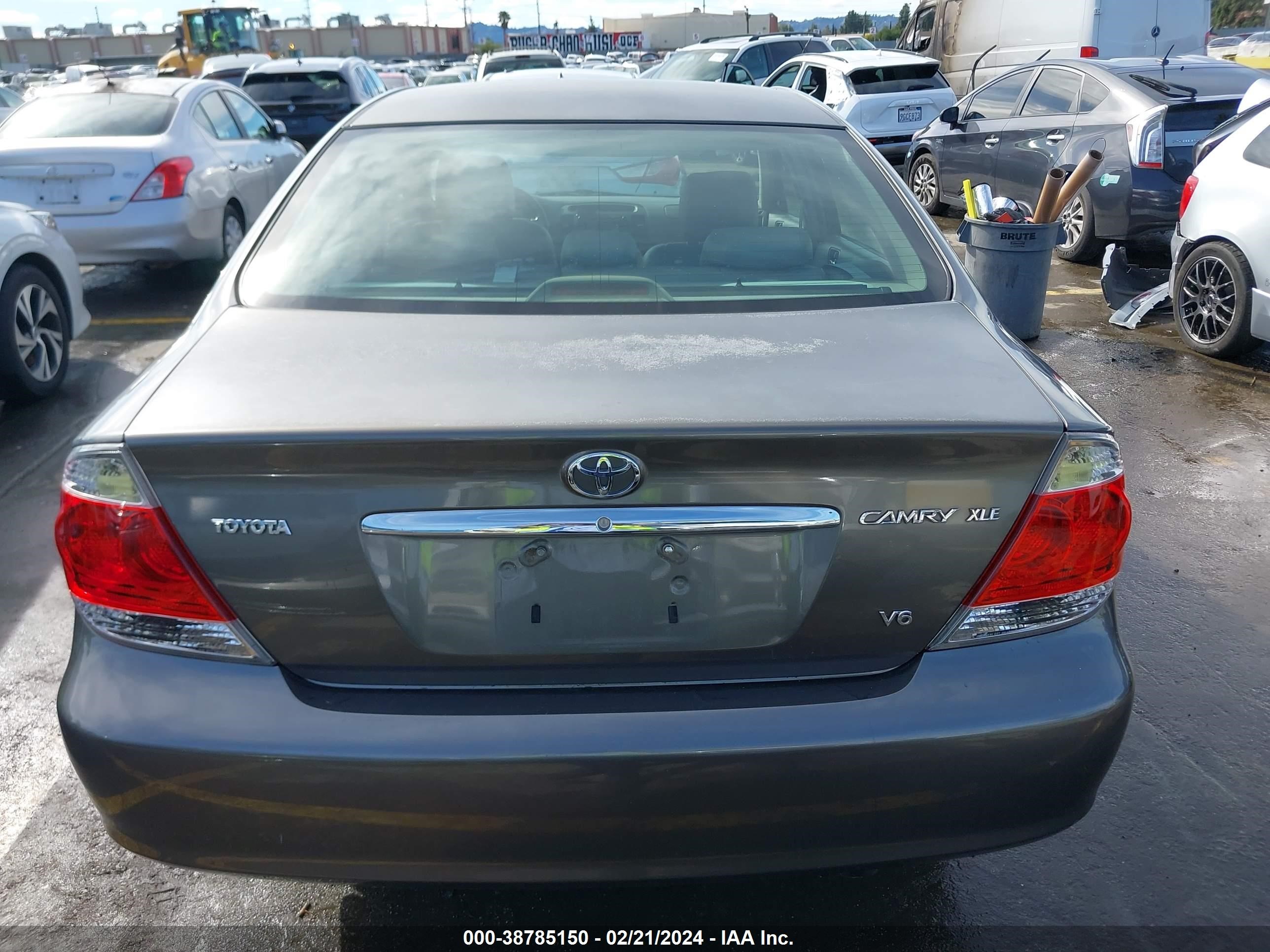 Photo 16 VIN: JTDBF32K150161858 - TOYOTA CAMRY 