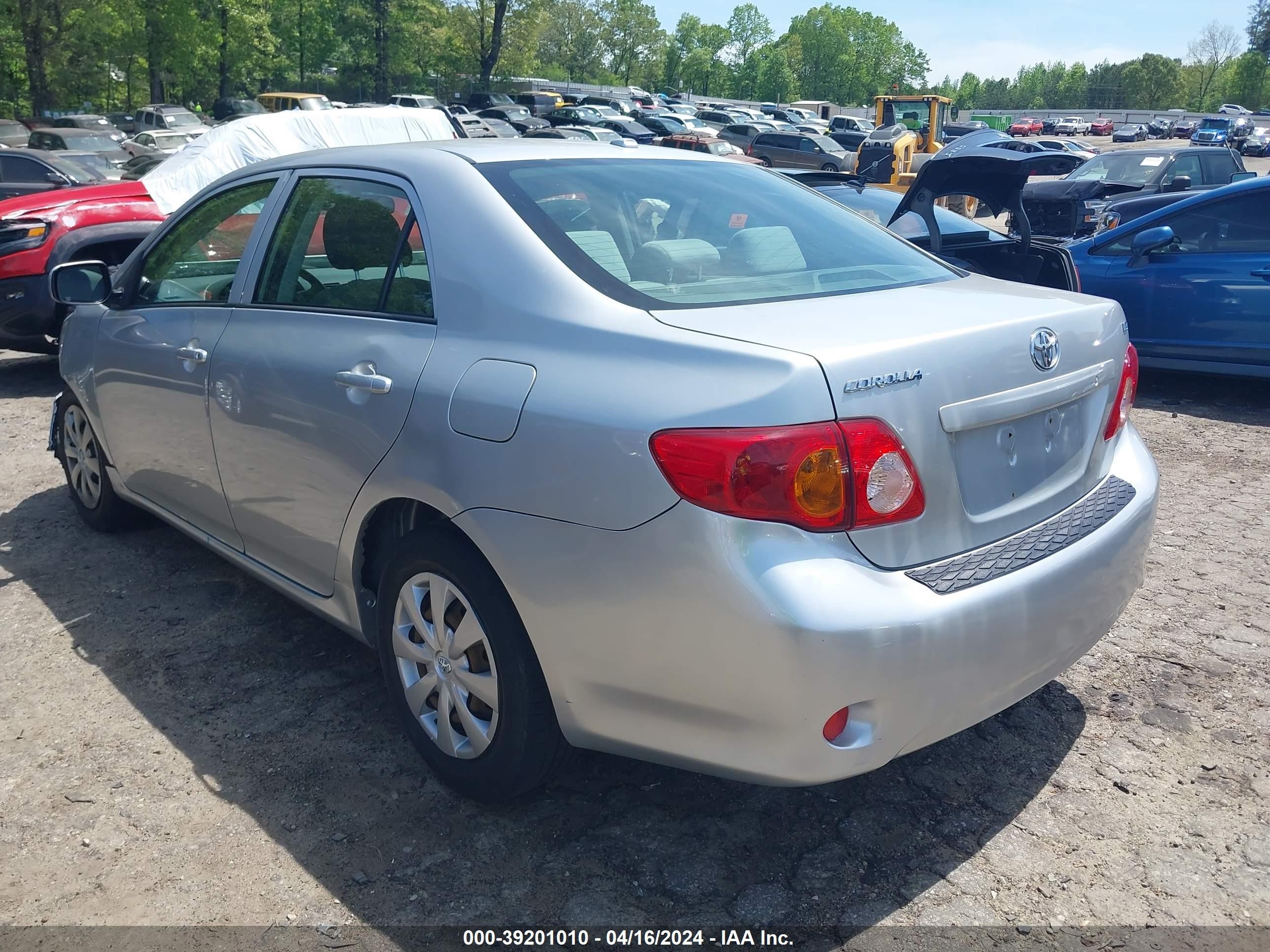 Photo 2 VIN: JTDBL40E299052645 - TOYOTA COROLLA 