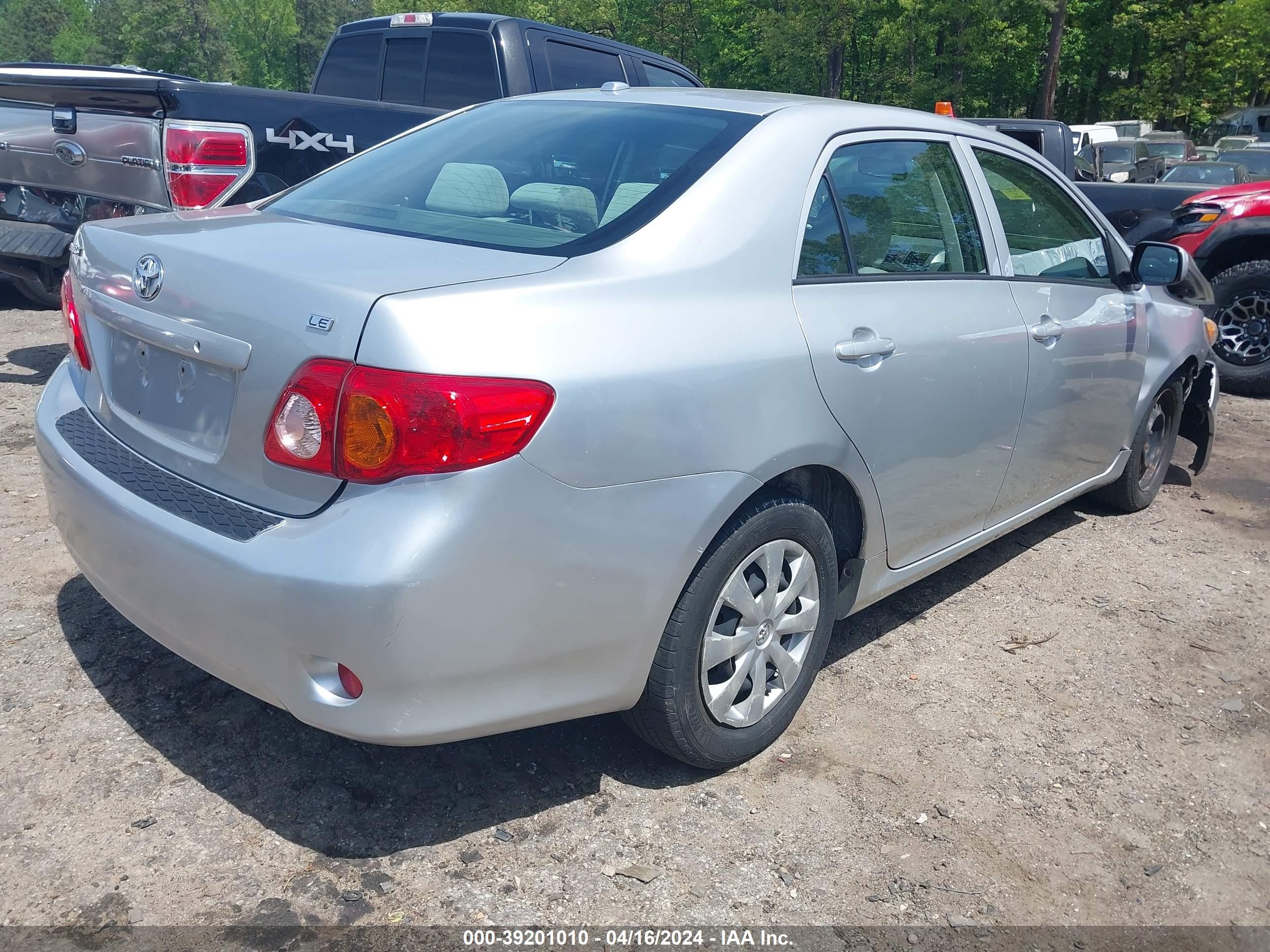 Photo 3 VIN: JTDBL40E299052645 - TOYOTA COROLLA 