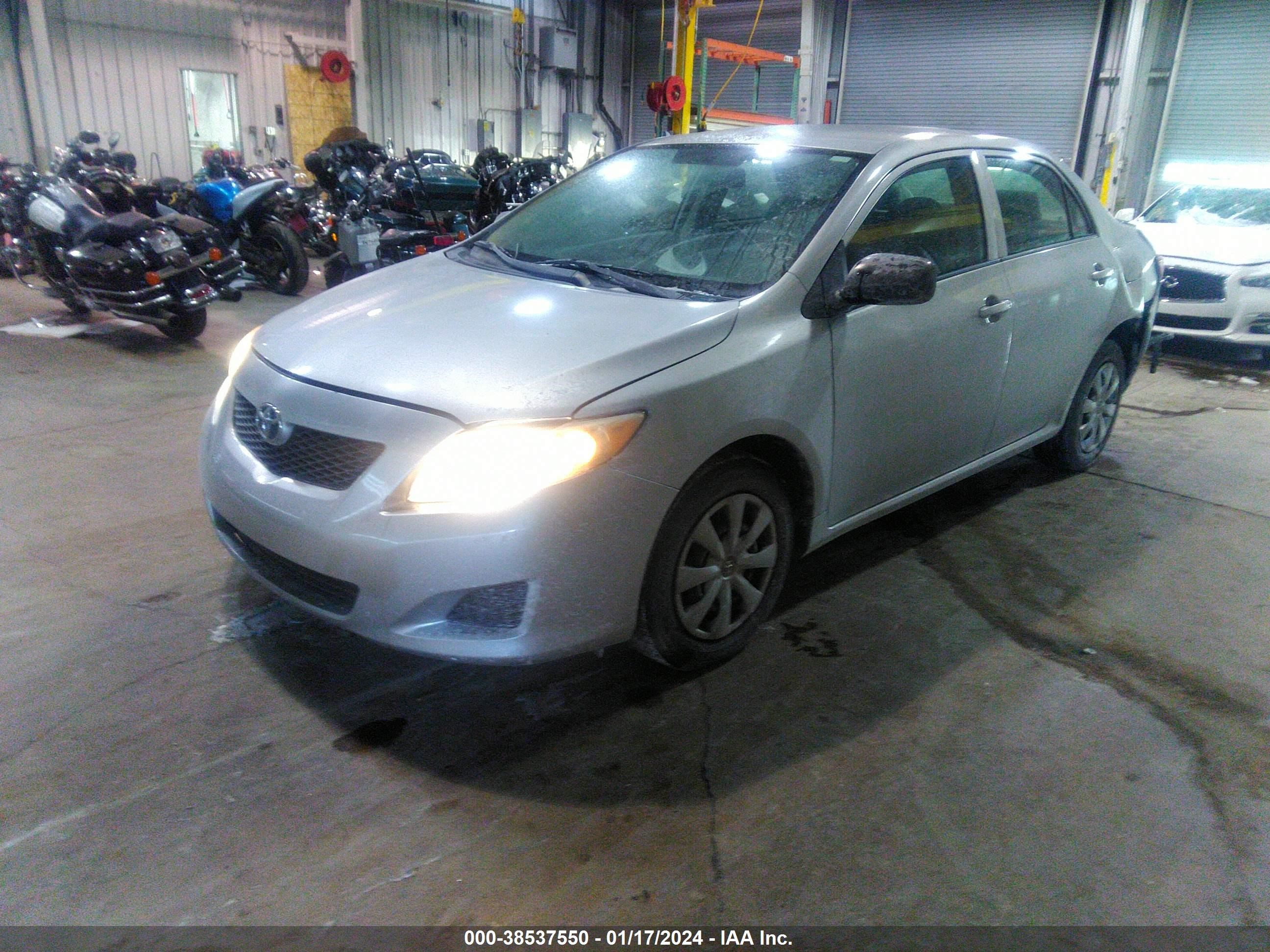 Photo 1 VIN: JTDBL40E299060681 - TOYOTA COROLLA 