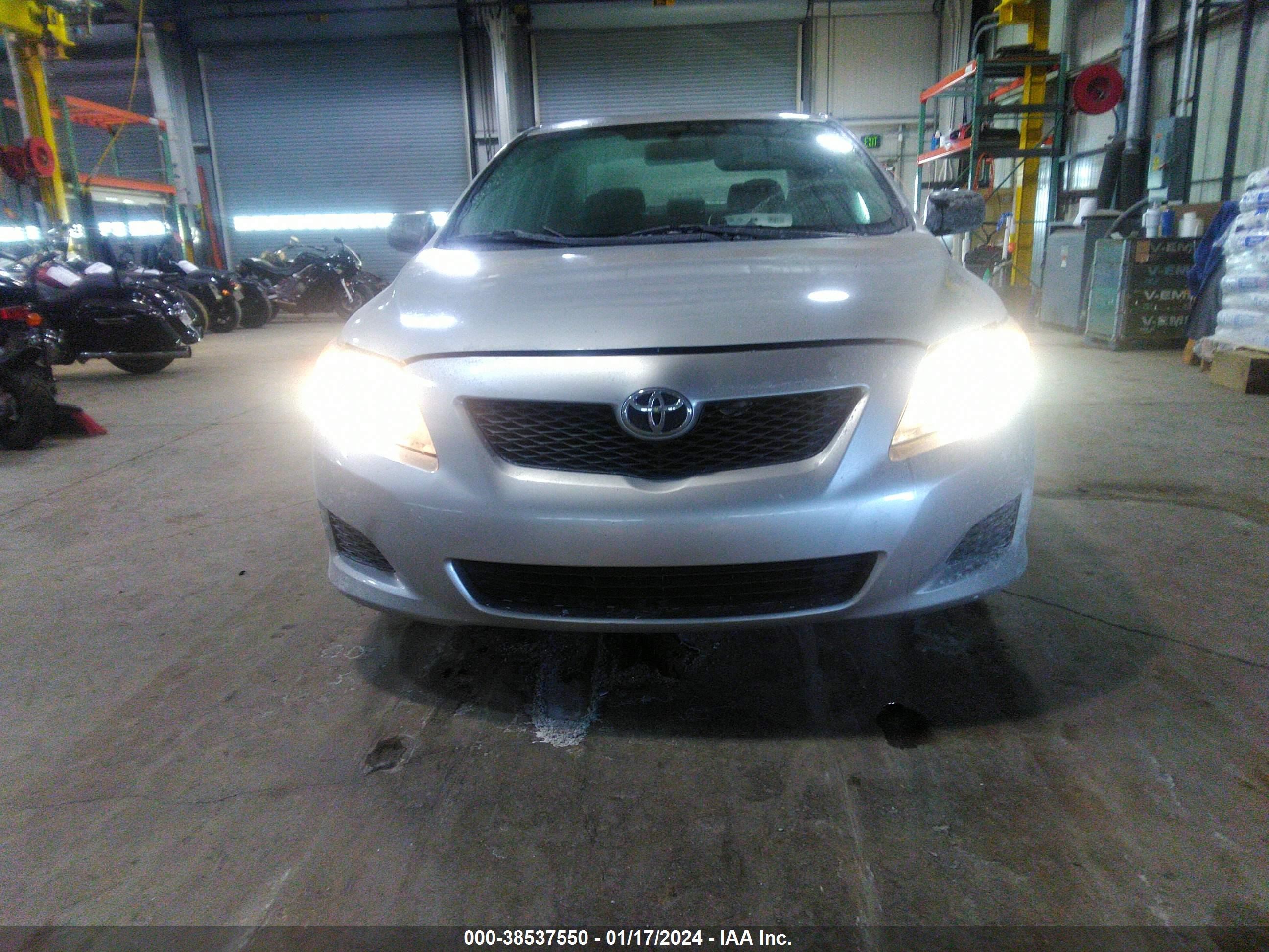 Photo 11 VIN: JTDBL40E299060681 - TOYOTA COROLLA 