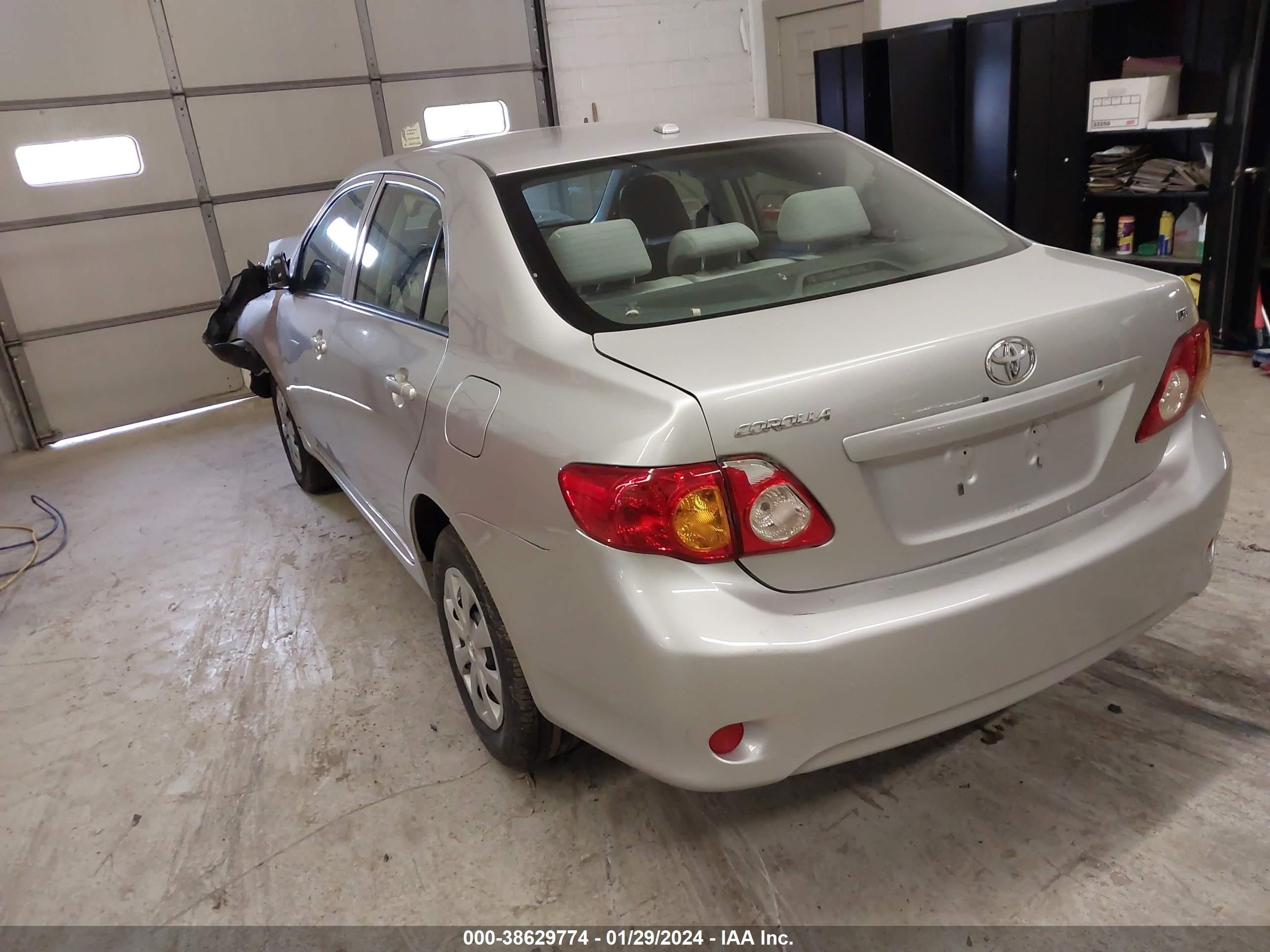 Photo 2 VIN: JTDBL40E399091762 - TOYOTA COROLLA 