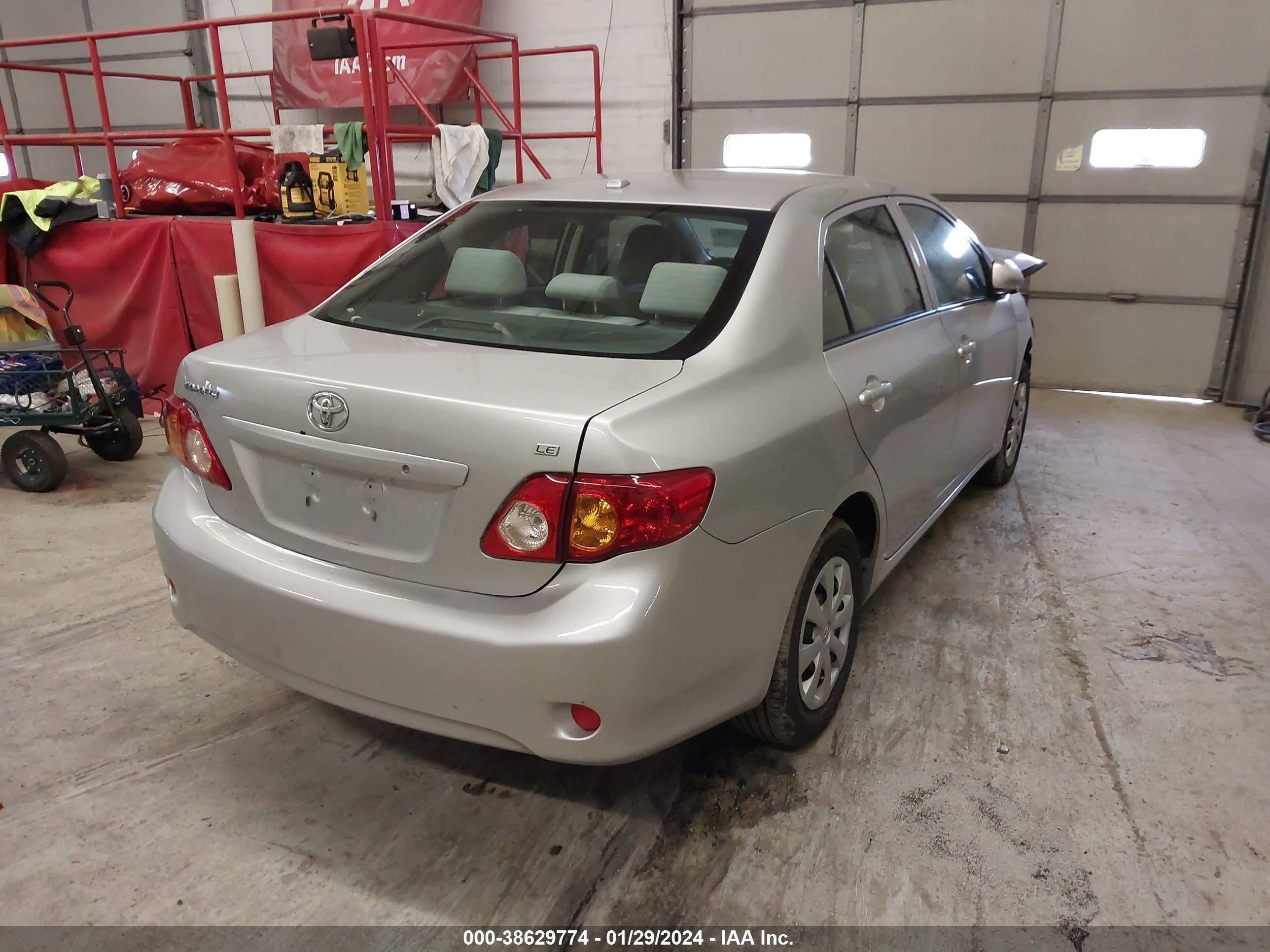 Photo 3 VIN: JTDBL40E399091762 - TOYOTA COROLLA 