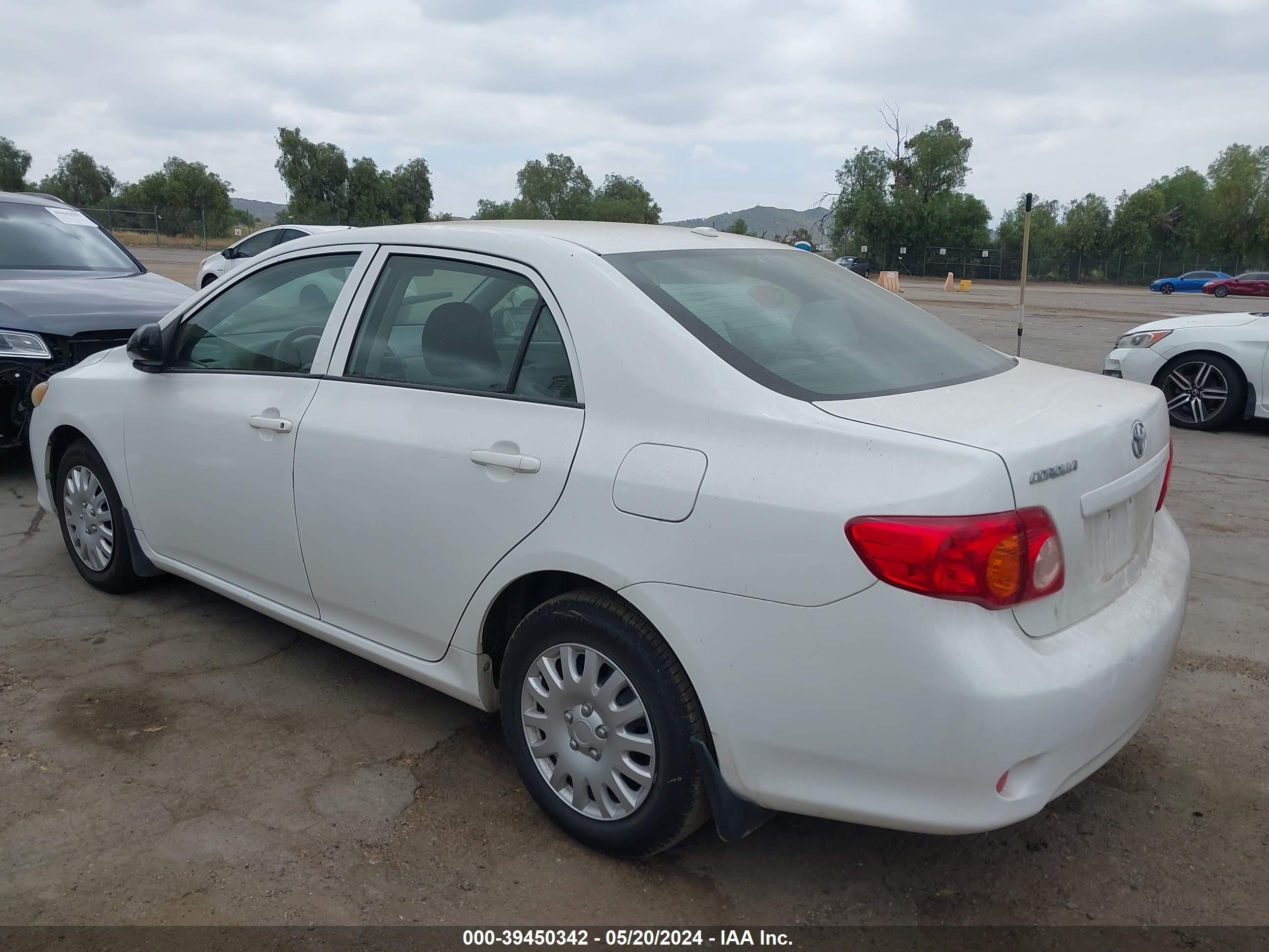 Photo 2 VIN: JTDBL40E499044918 - TOYOTA COROLLA 