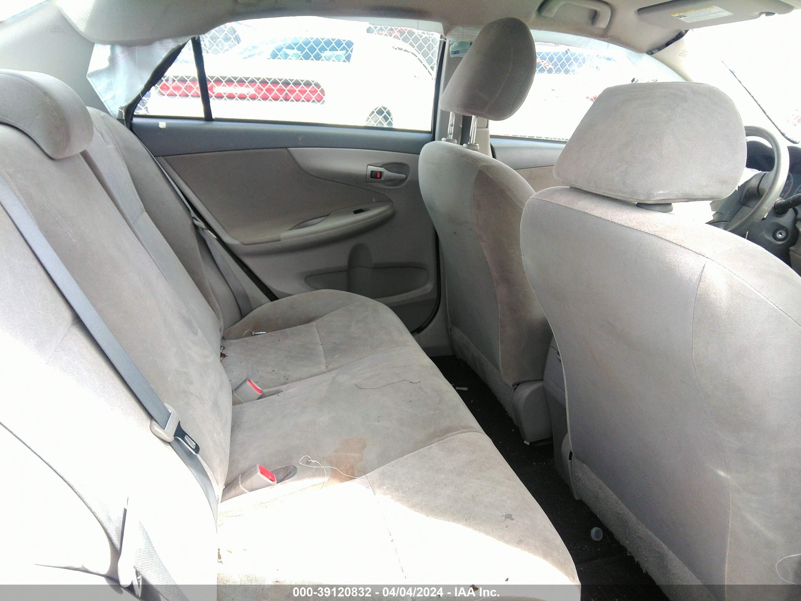 Photo 7 VIN: JTDBL40E599033751 - TOYOTA COROLLA 