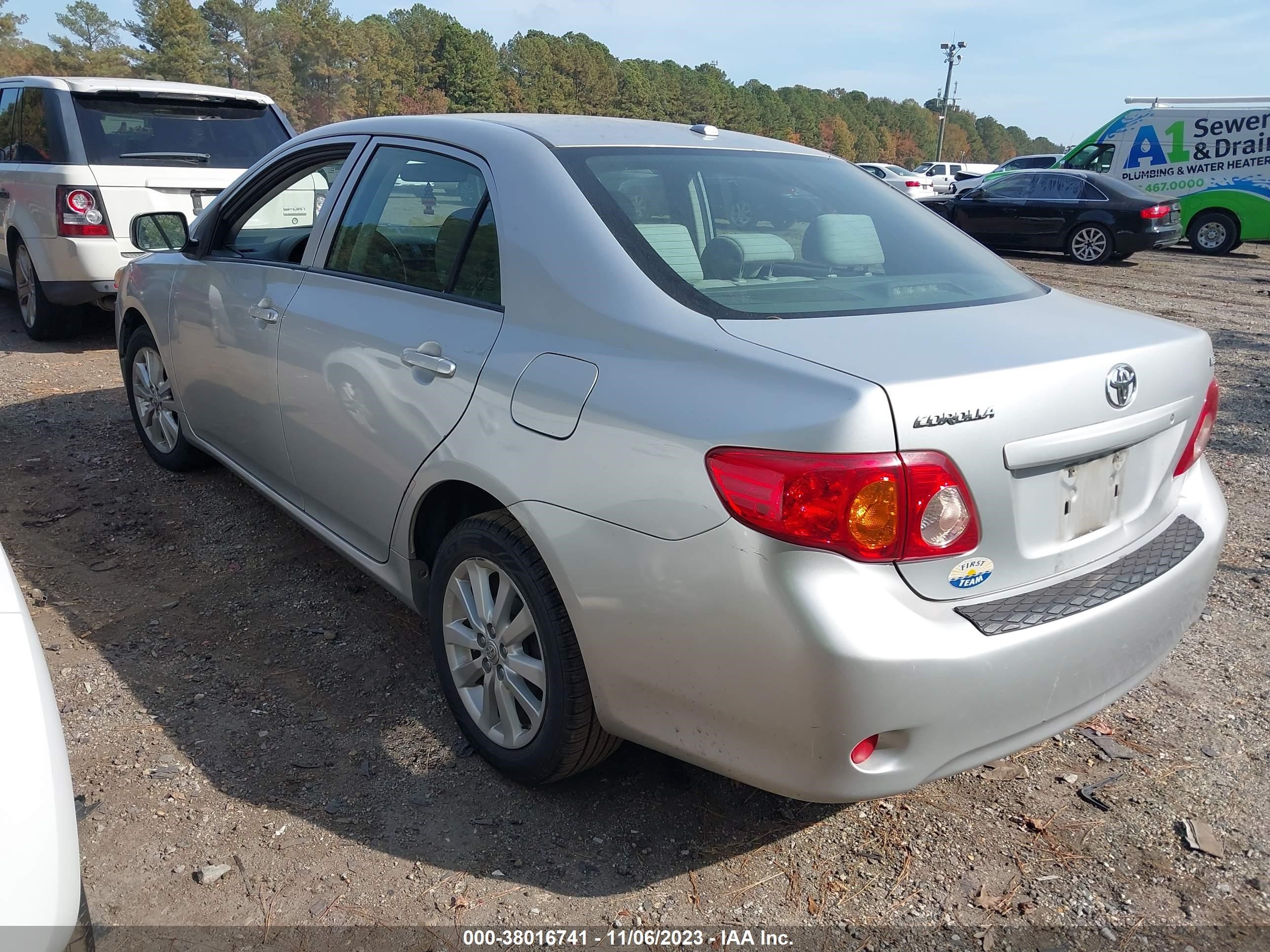 Photo 2 VIN: JTDBL40E699075667 - TOYOTA COROLLA 