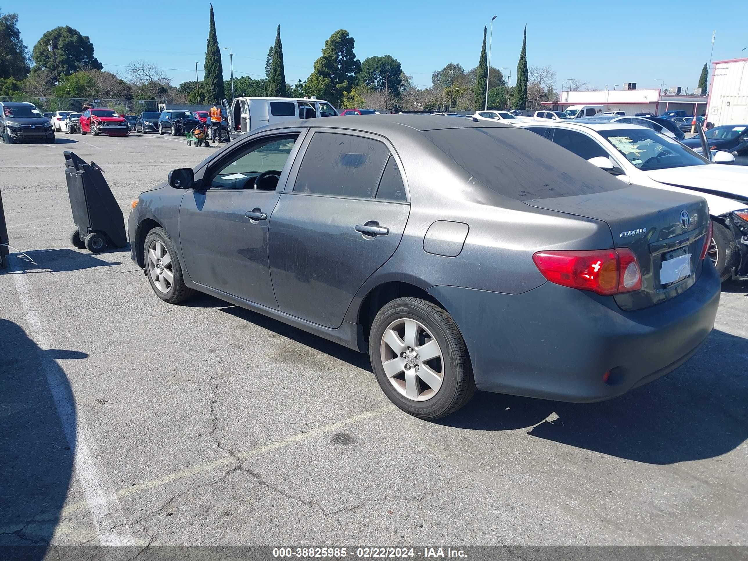 Photo 2 VIN: JTDBL40E69J027987 - TOYOTA COROLLA 