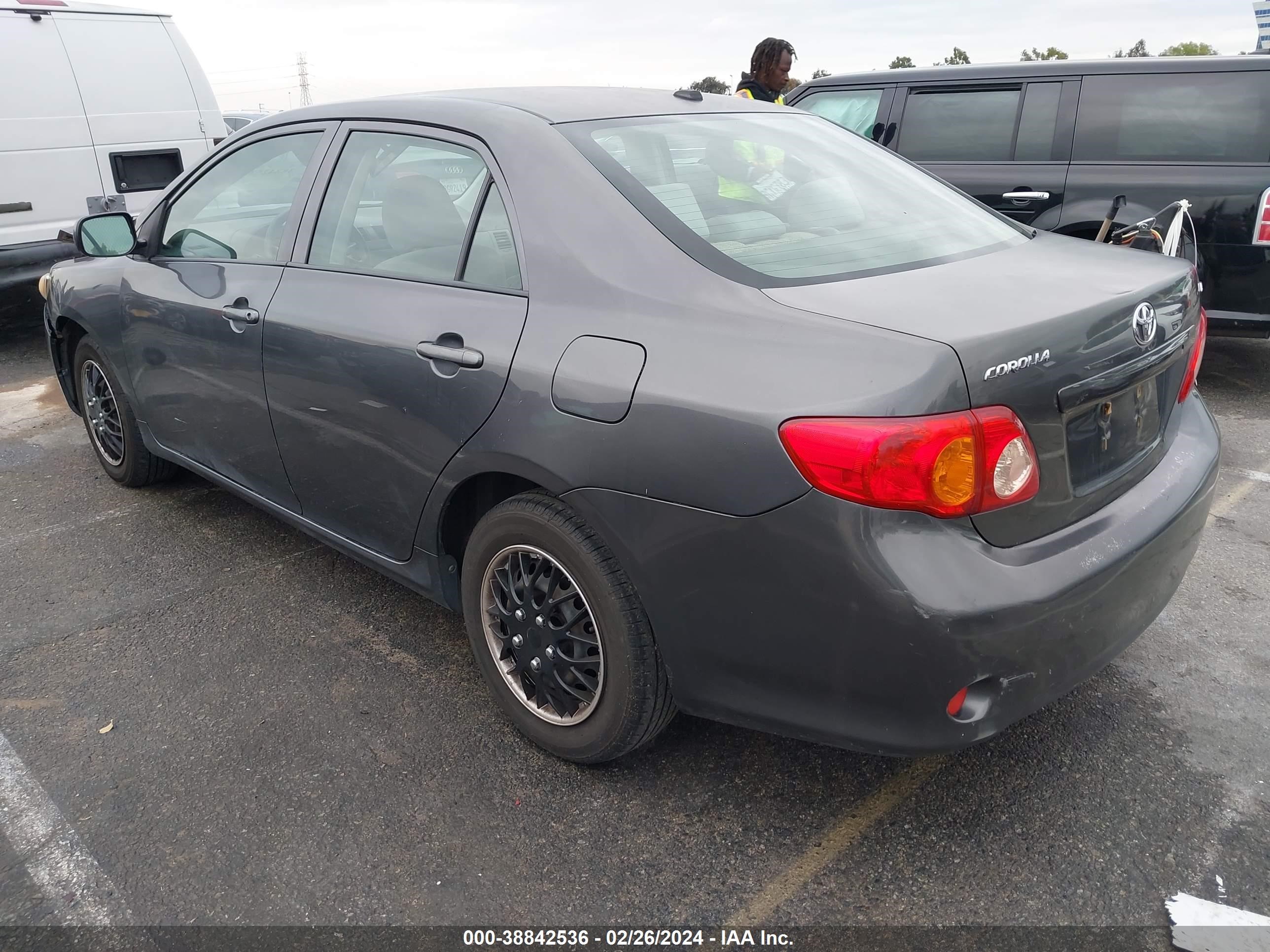 Photo 2 VIN: JTDBL40E799036957 - TOYOTA COROLLA 