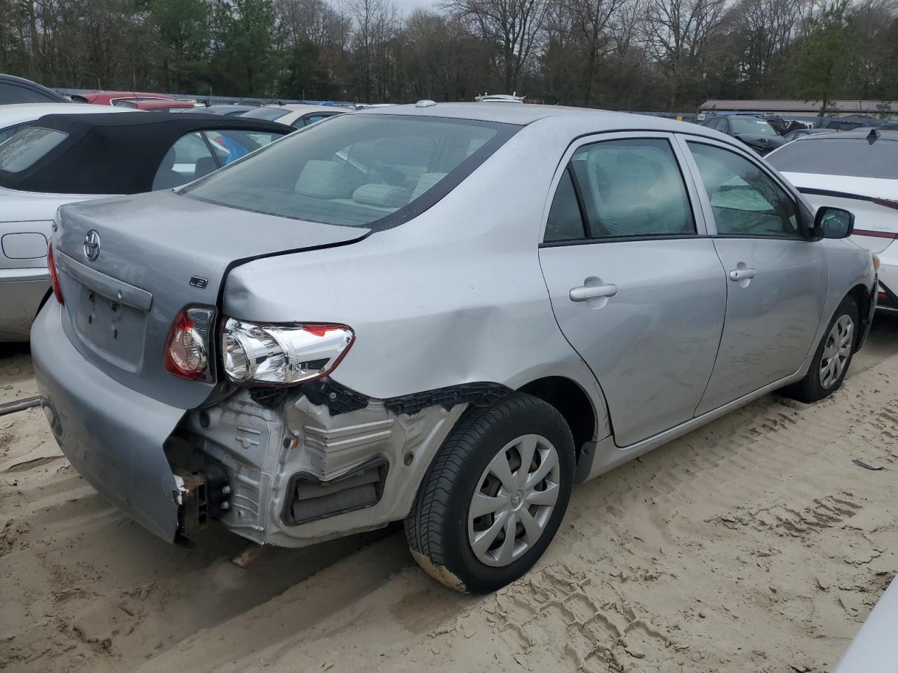 Photo 2 VIN: JTDBL40E799043648 - TOYOTA COROLLA 