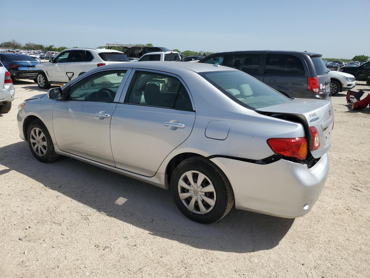 Photo 1 VIN: JTDBL40E899068185 - TOYOTA COROLLA 