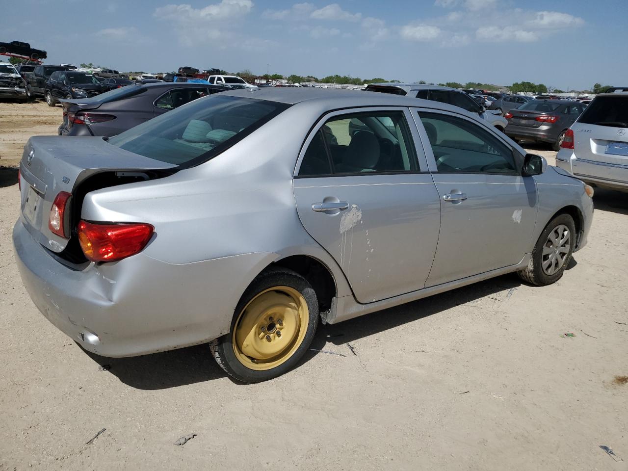 Photo 2 VIN: JTDBL40E899068185 - TOYOTA COROLLA 