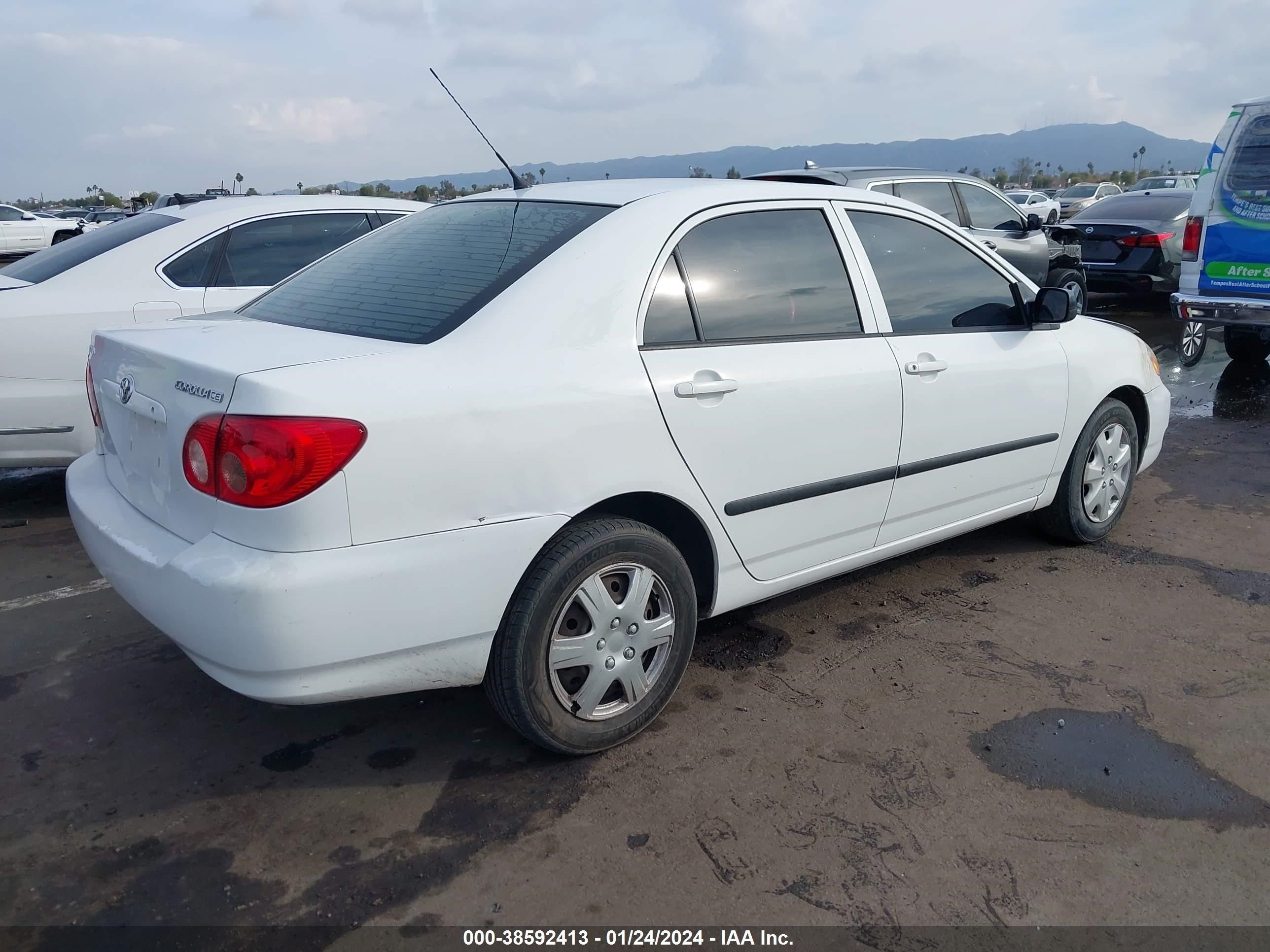 Photo 3 VIN: JTDBR32E052049834 - TOYOTA COROLLA 