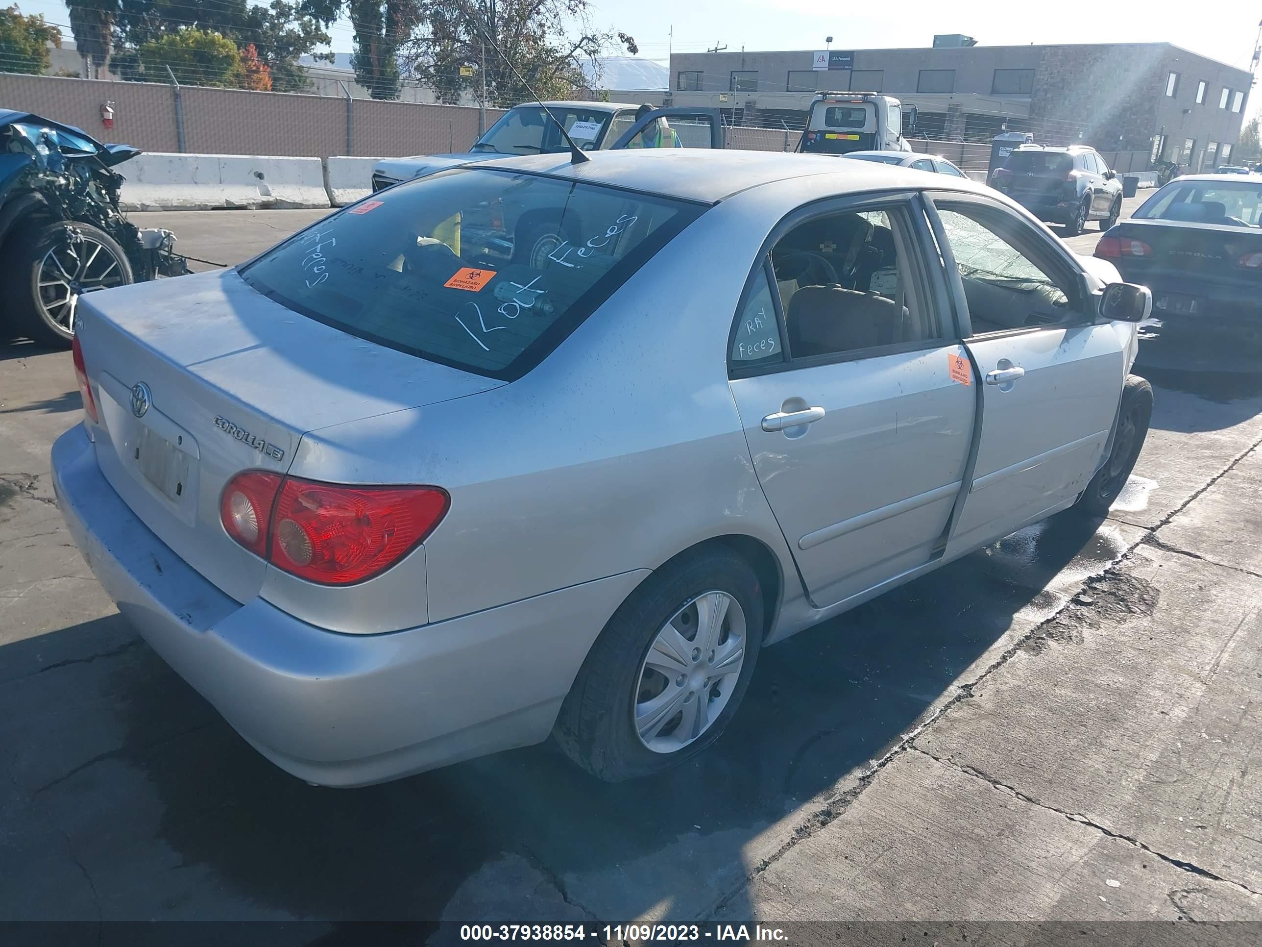 Photo 3 VIN: JTDBR32E052056783 - TOYOTA COROLLA 