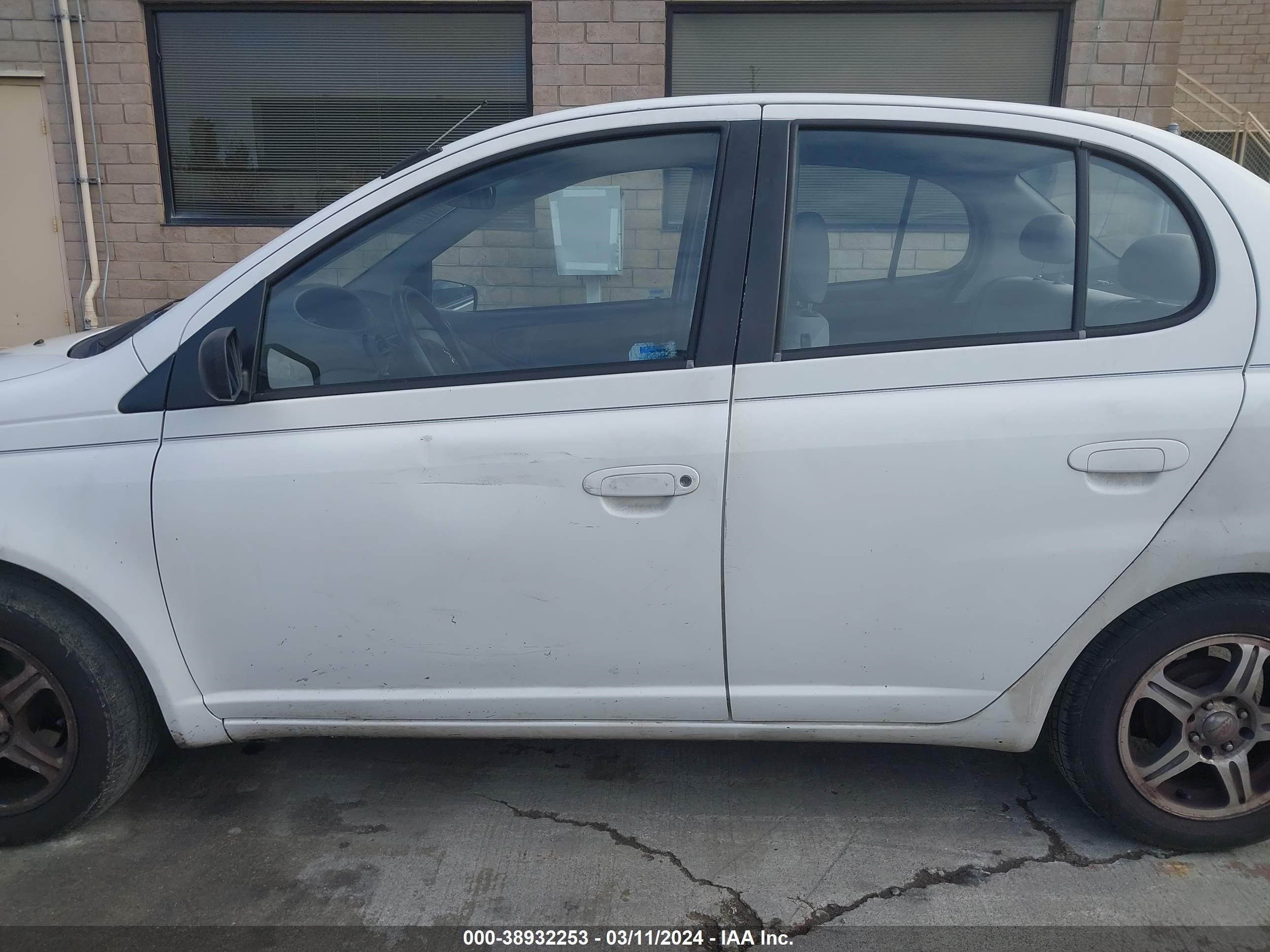 Photo 13 VIN: JTDBT123335053649 - TOYOTA ECHO 