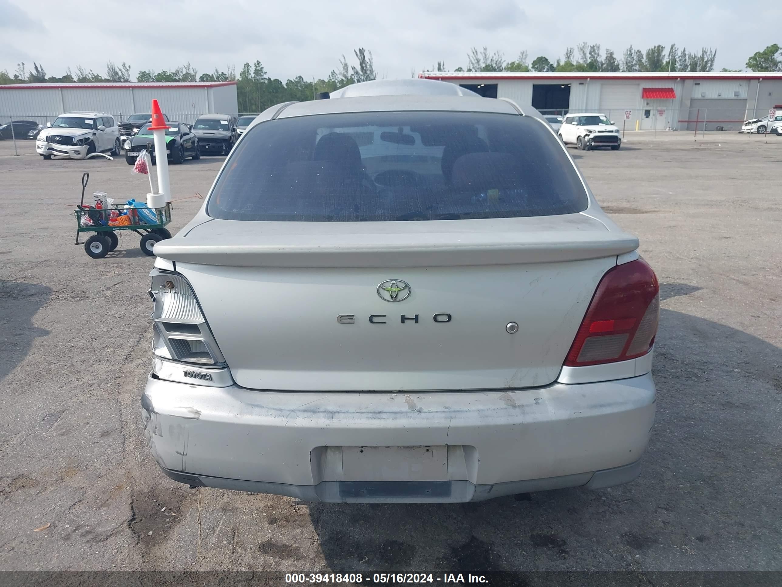 Photo 13 VIN: JTDBT1233Y0084047 - TOYOTA ECHO 