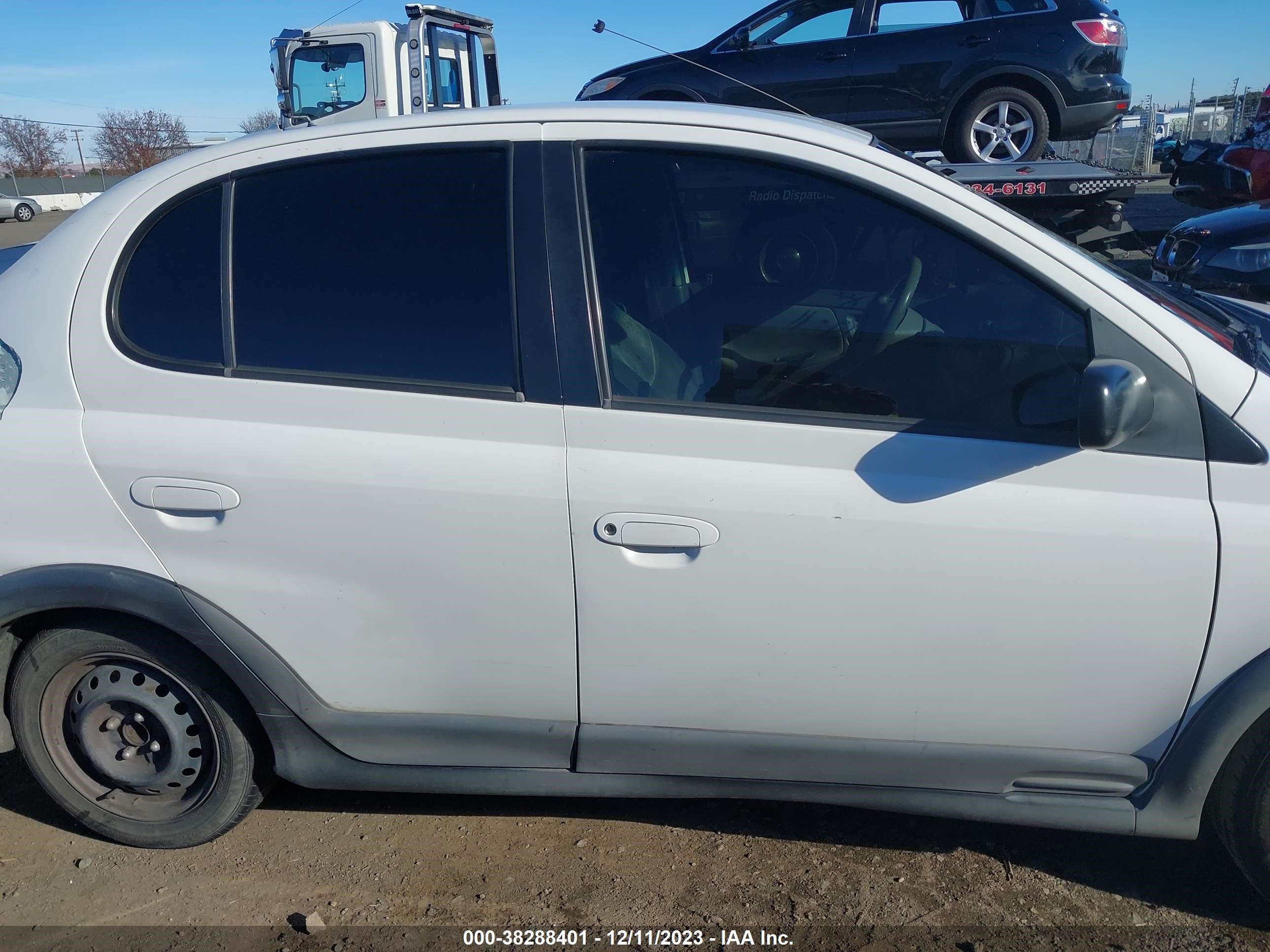 Photo 12 VIN: JTDBT123810131157 - TOYOTA ECHO 