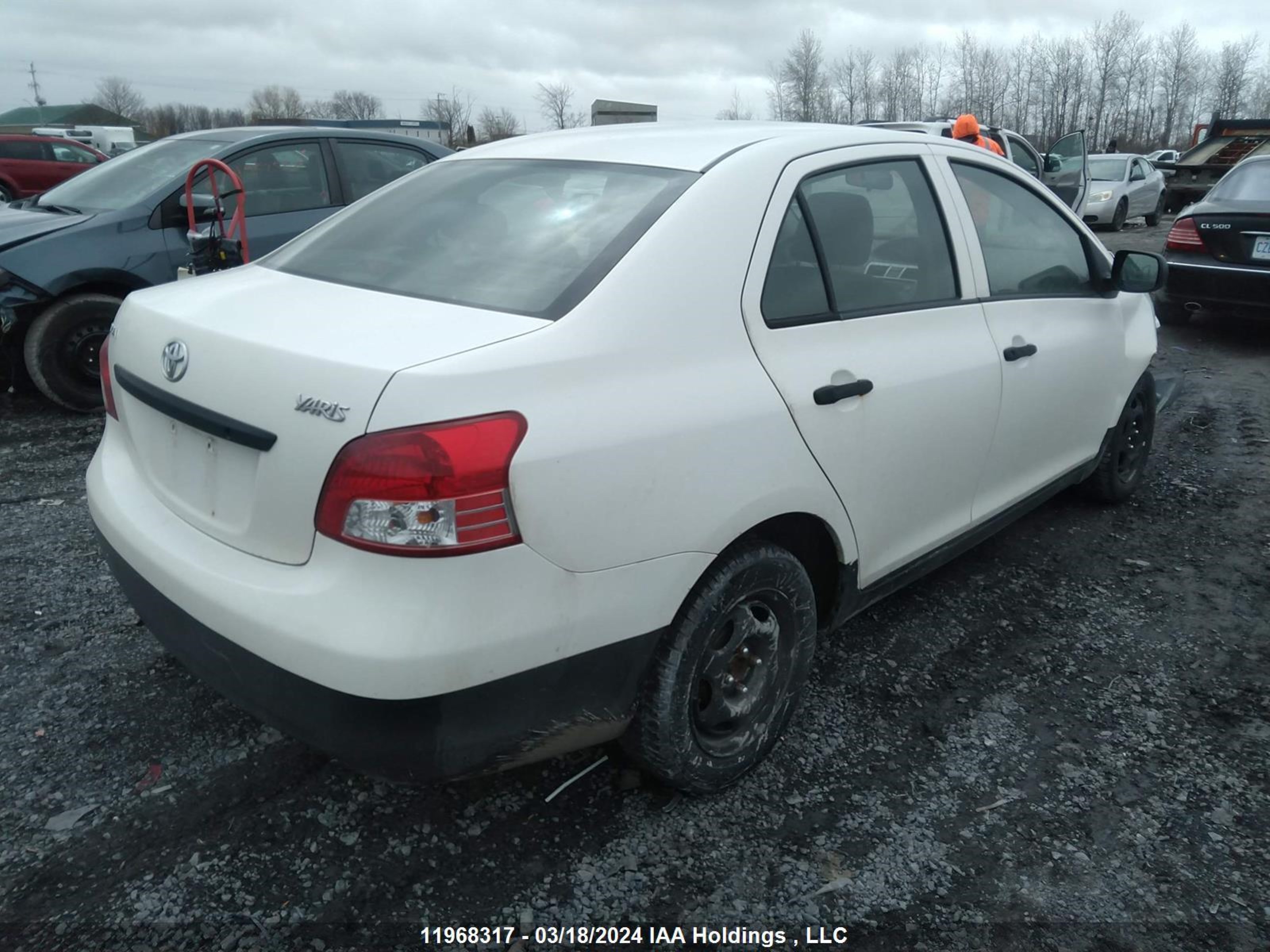 Photo 3 VIN: JTDBT4K32A1384924 - TOYOTA YARIS 