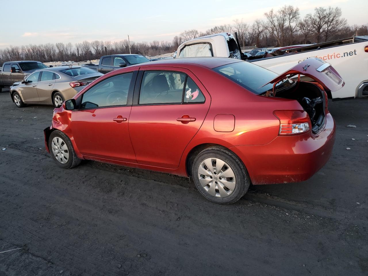 Photo 1 VIN: JTDBT4K36CL038138 - TOYOTA YARIS 