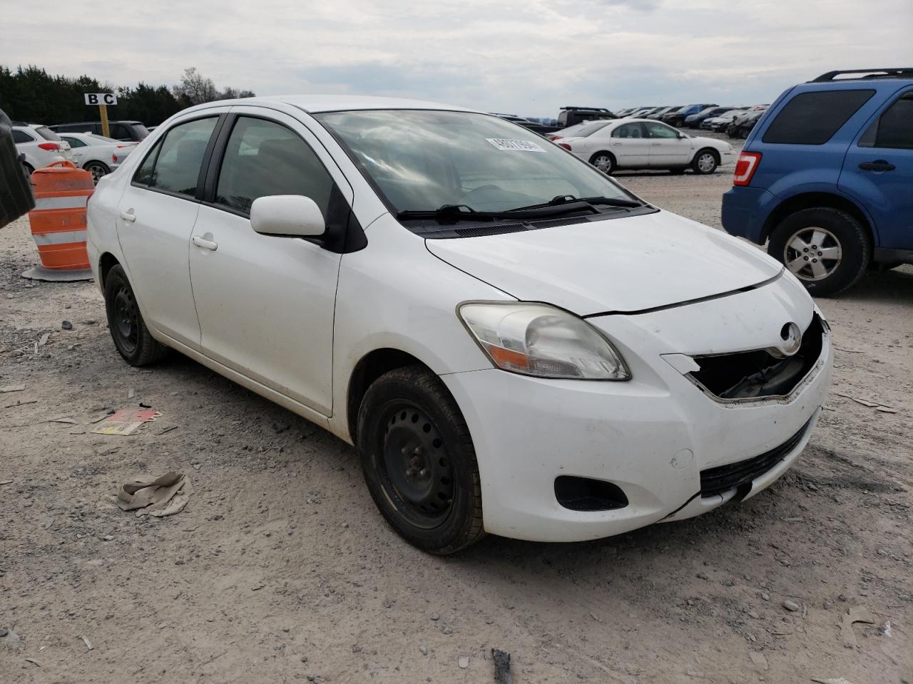 Photo 3 VIN: JTDBT4K38CL015069 - TOYOTA YARIS 