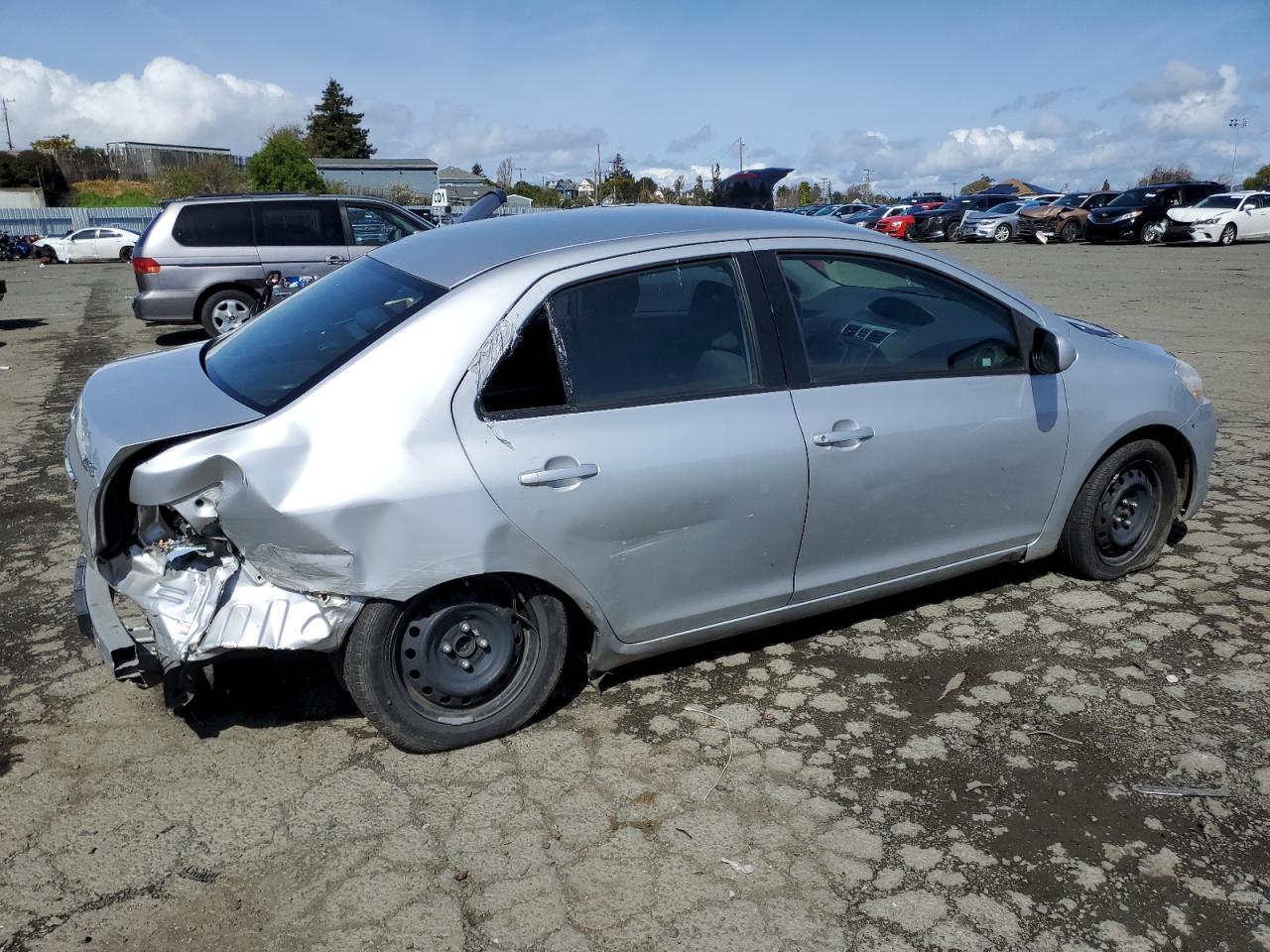 Photo 2 VIN: JTDBT4K39A4064806 - TOYOTA YARIS 