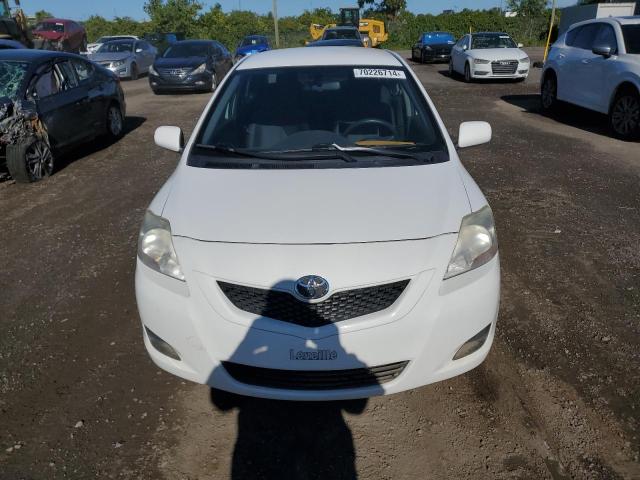 Photo 4 VIN: JTDBT4K39CL035556 - TOYOTA YARIS 