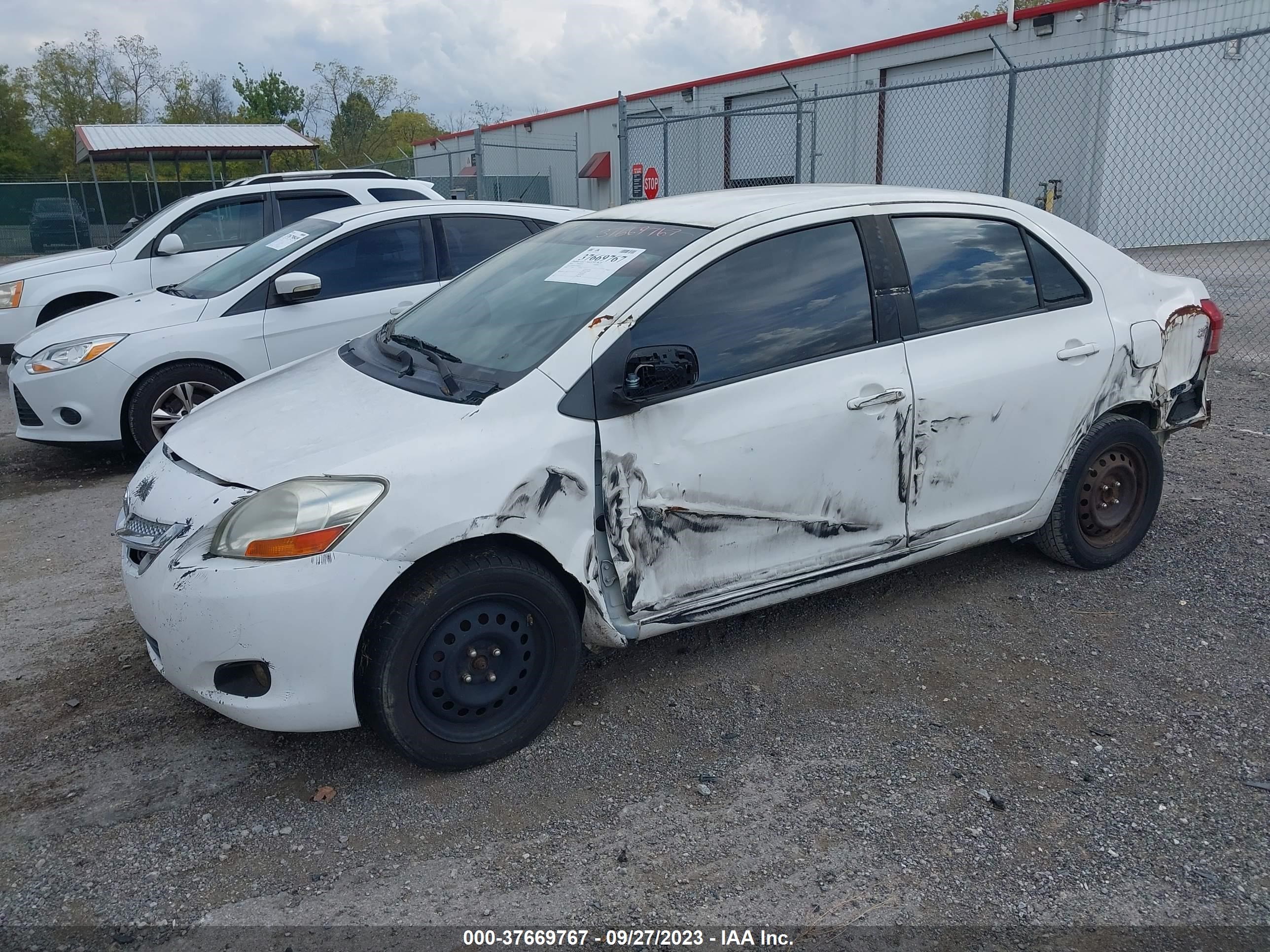 Photo 1 VIN: JTDBT4K3XA4063695 - TOYOTA YARIS 