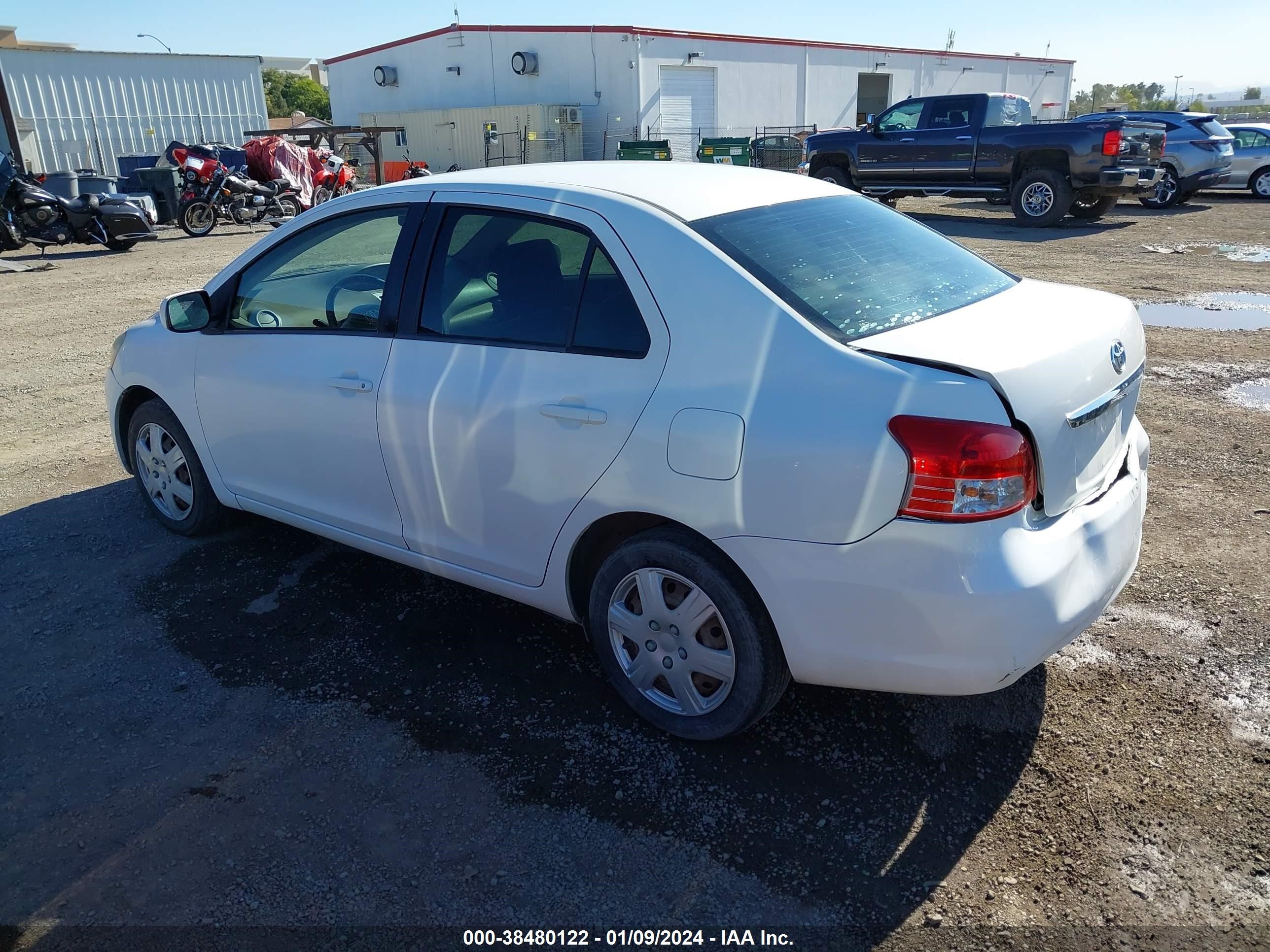 Photo 2 VIN: JTDBT903394042571 - TOYOTA YARIS 