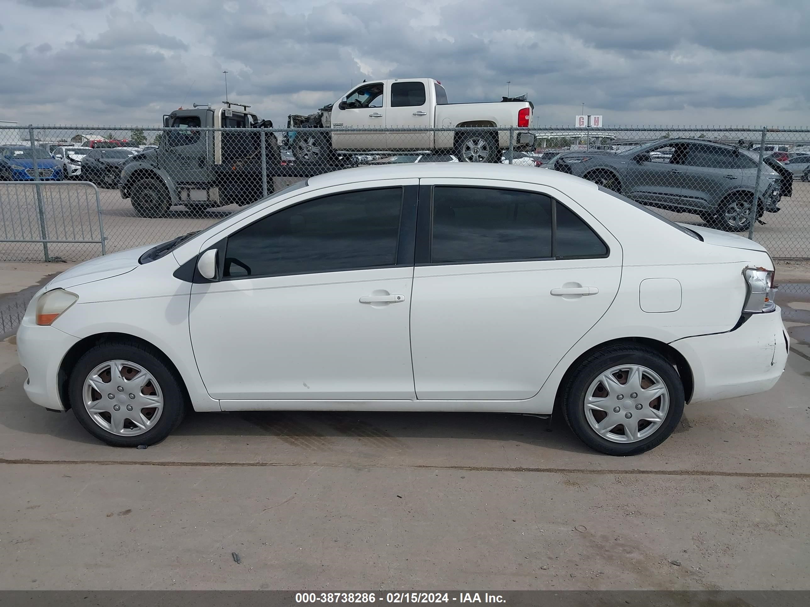 Photo 13 VIN: JTDBT903491332478 - TOYOTA YARIS 