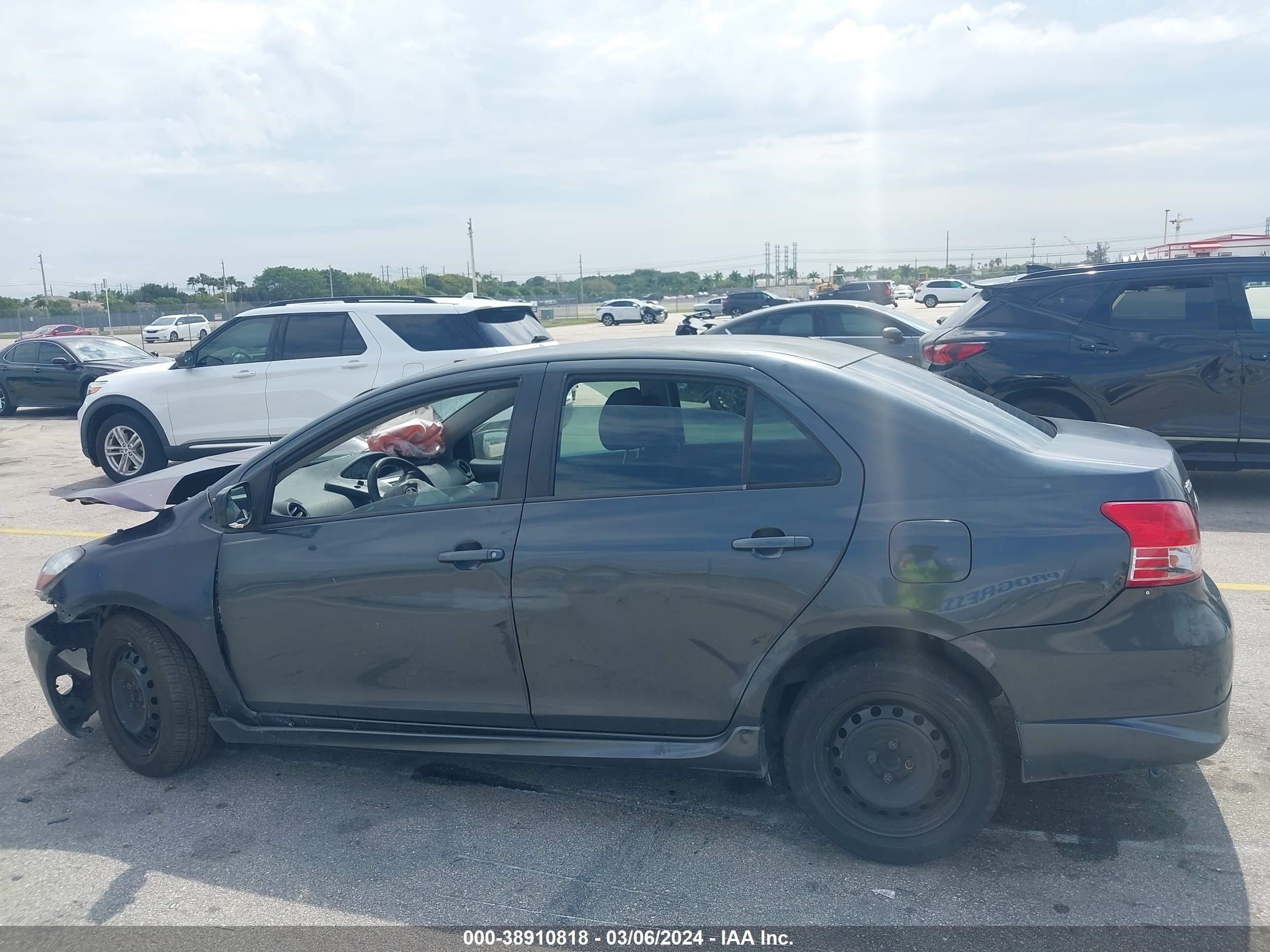 Photo 12 VIN: JTDBT903671149175 - TOYOTA YARIS 