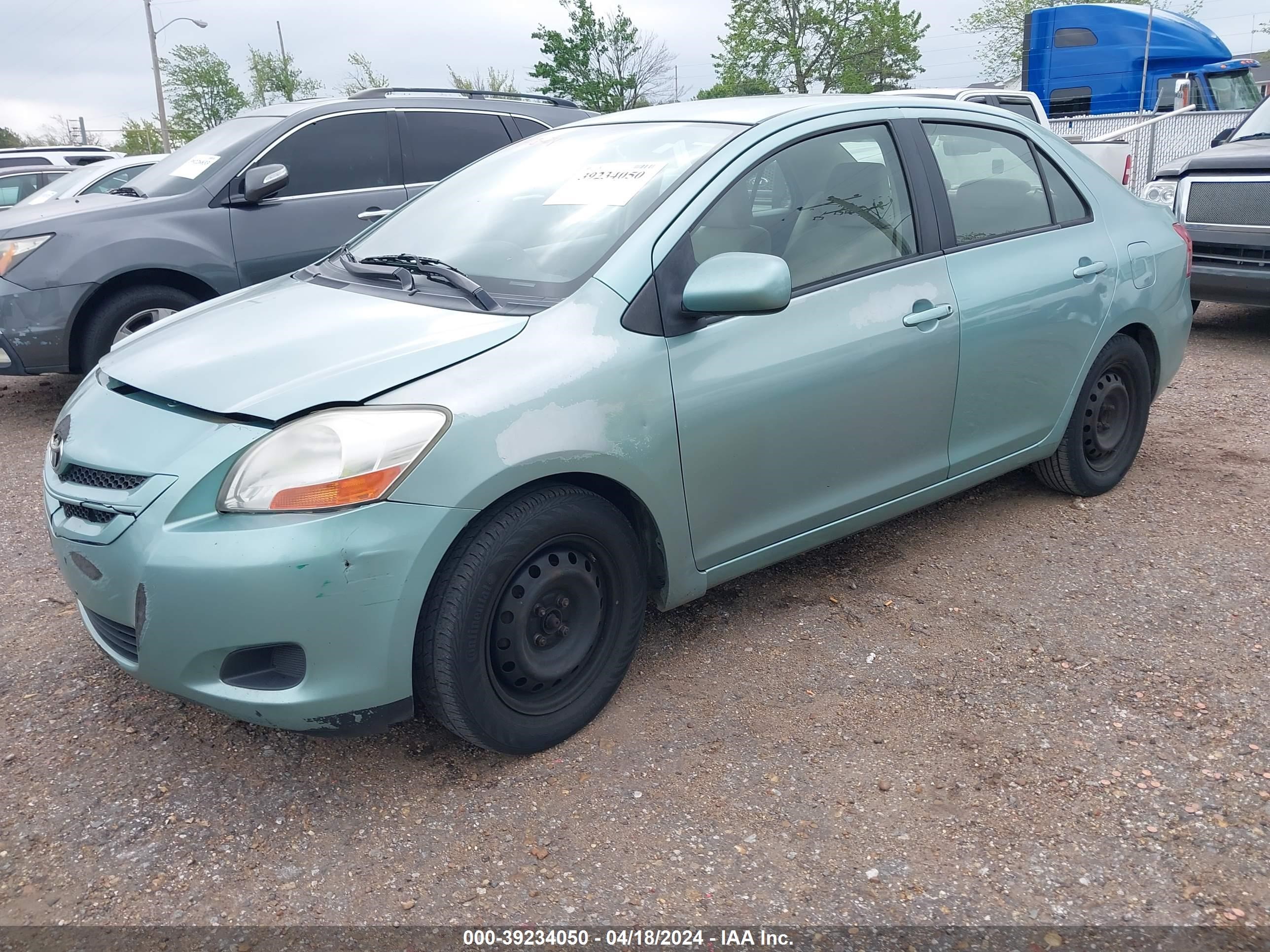 Photo 1 VIN: JTDBT903681210865 - TOYOTA YARIS 