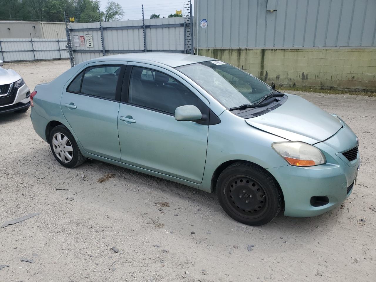 Photo 3 VIN: JTDBT903991313666 - TOYOTA YARIS 