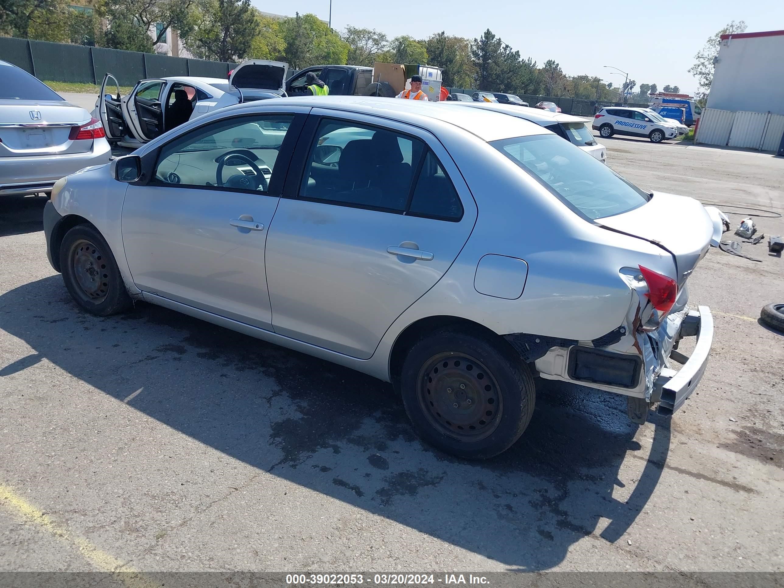 Photo 2 VIN: JTDBT923171011590 - TOYOTA YARIS 