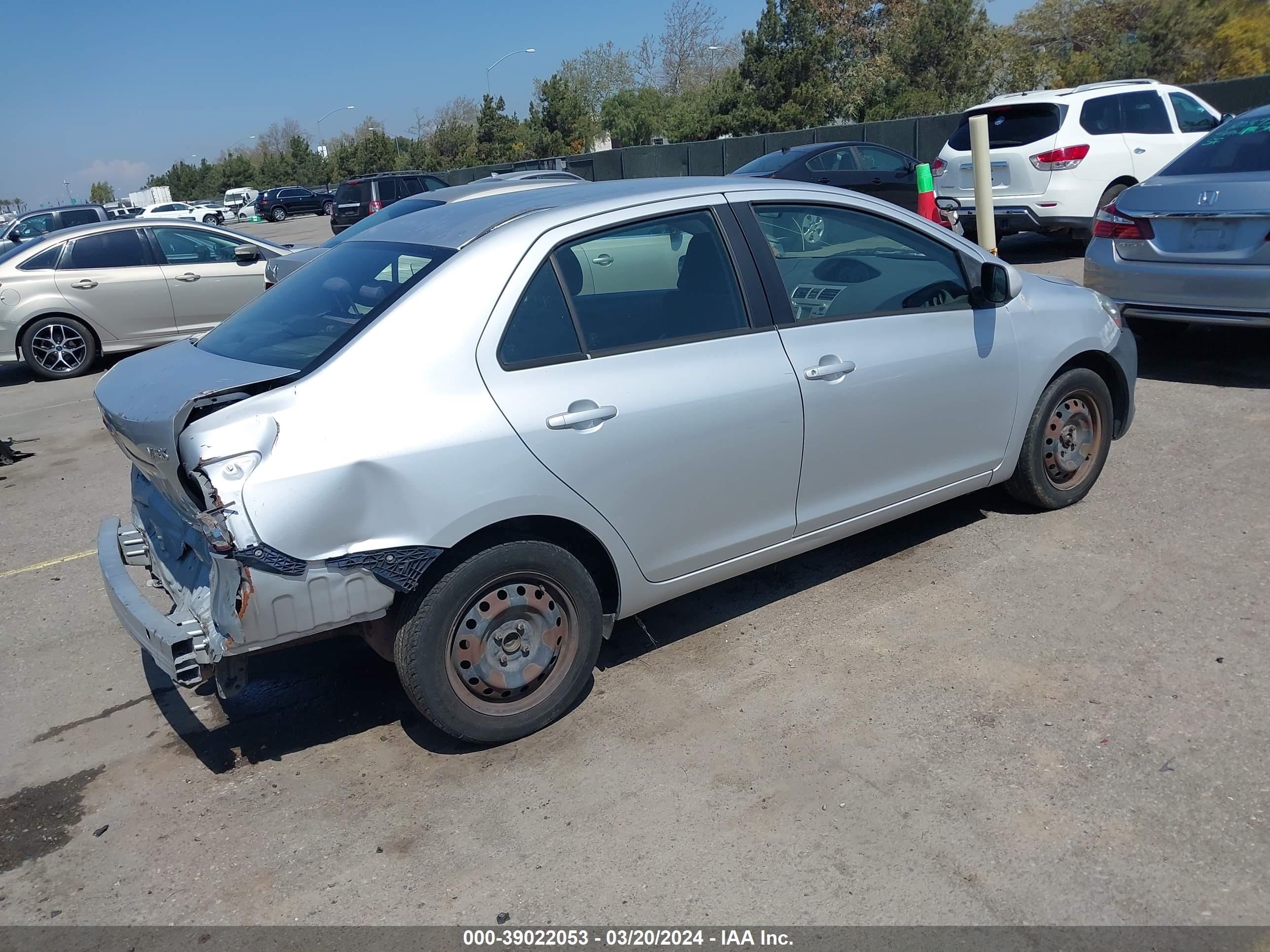 Photo 3 VIN: JTDBT923171011590 - TOYOTA YARIS 