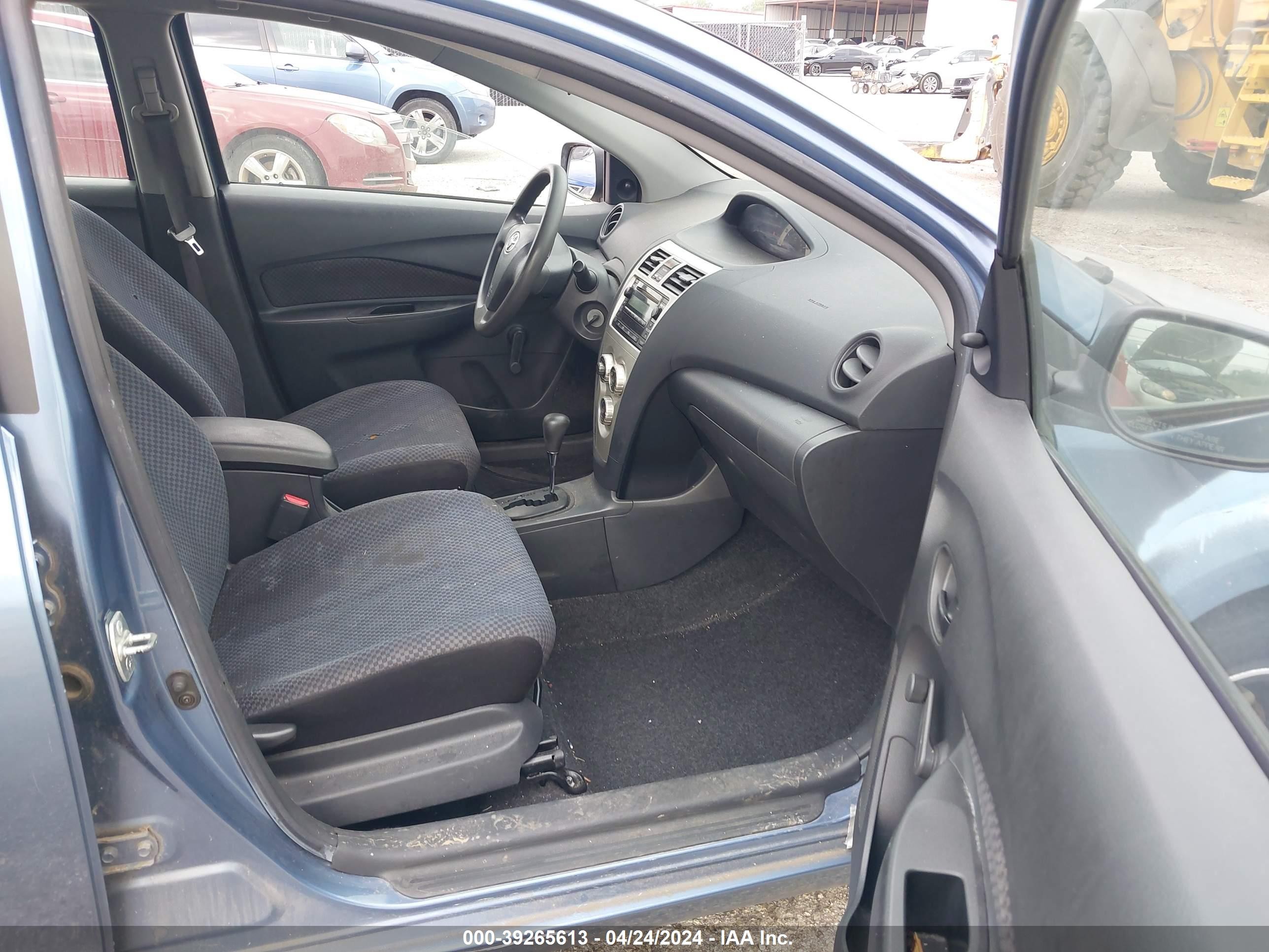 Photo 4 VIN: JTDBT923171026039 - TOYOTA YARIS 