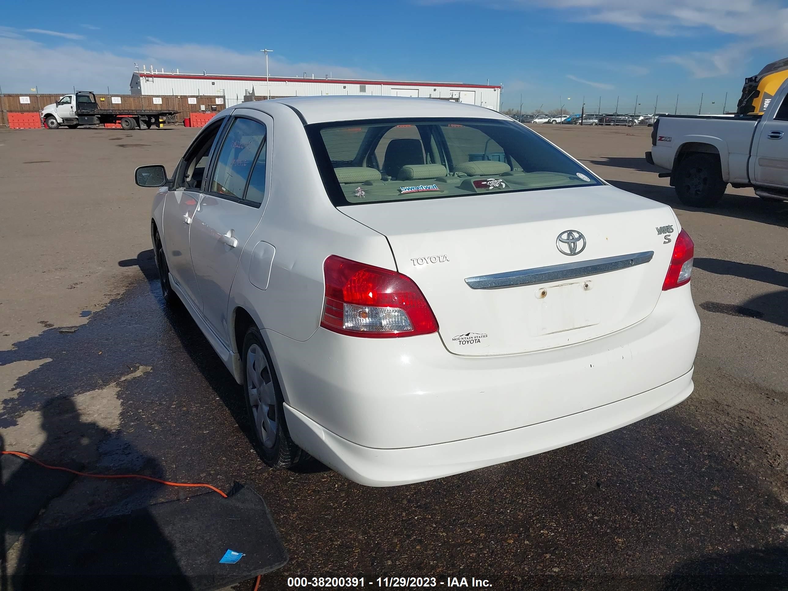 Photo 2 VIN: JTDBT923671012833 - TOYOTA YARIS 