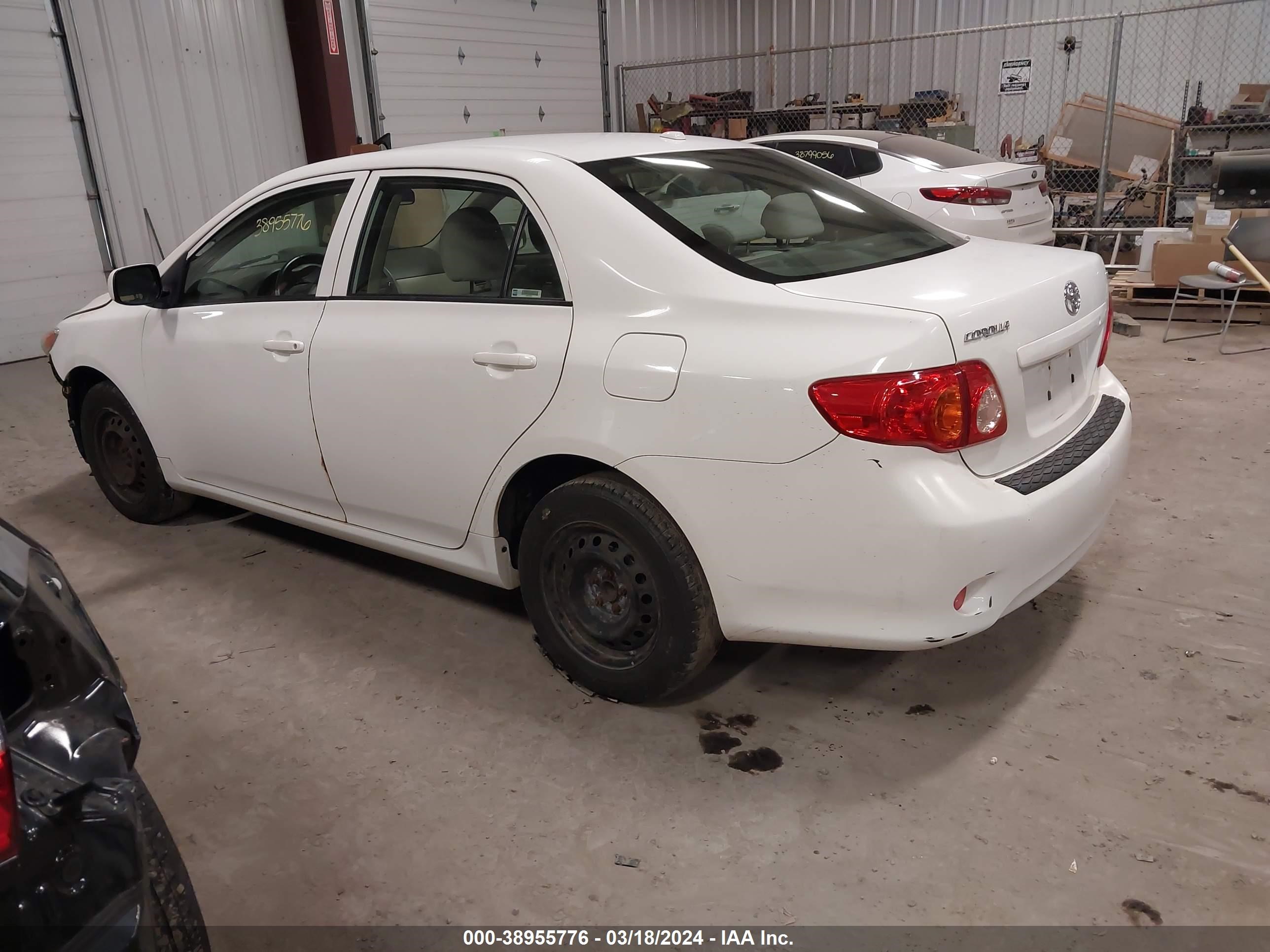 Photo 2 VIN: JTDBU4EE0A9101822 - TOYOTA COROLLA 