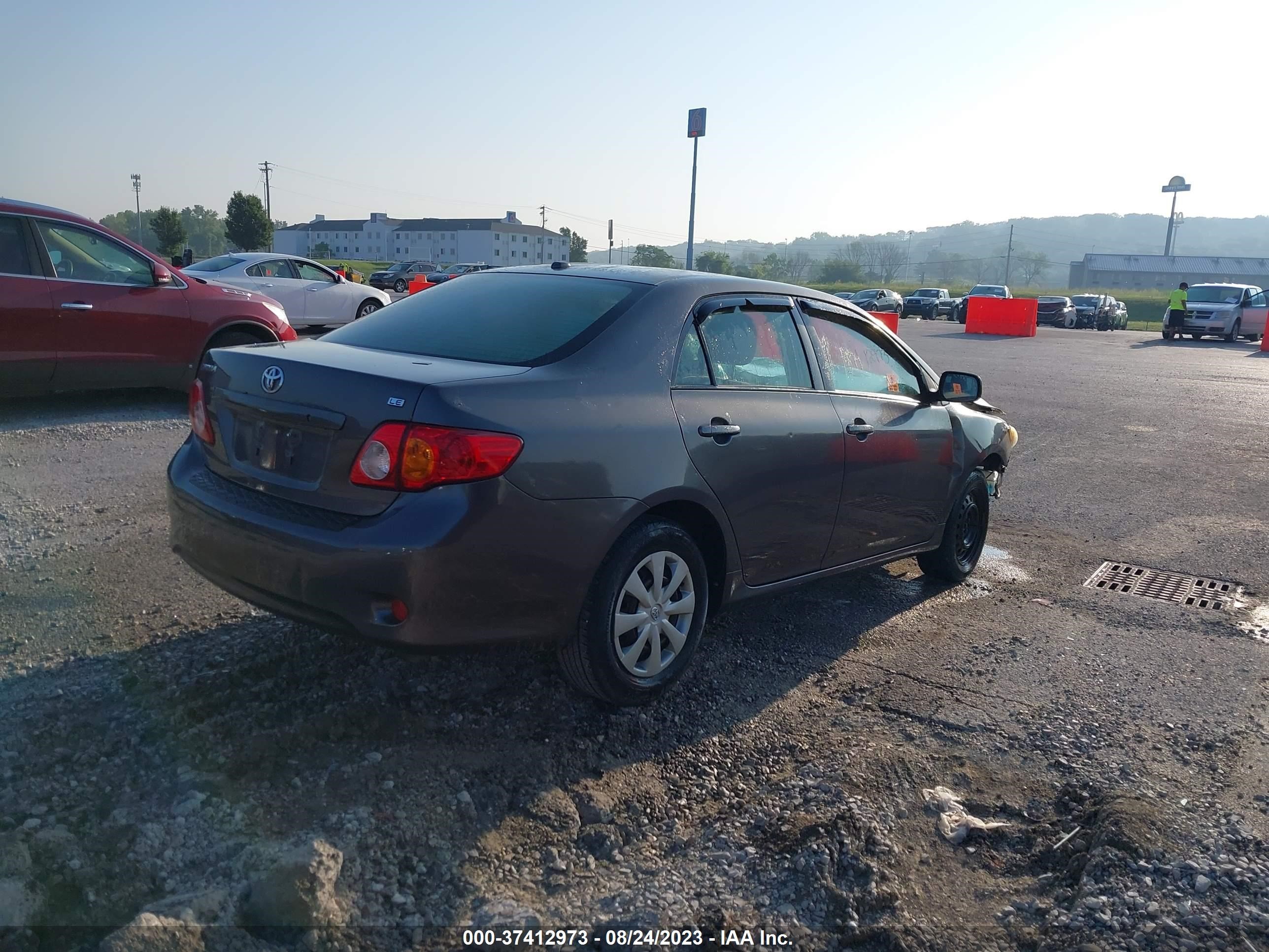 Photo 3 VIN: JTDBU4EE0AJ064074 - TOYOTA COROLLA 