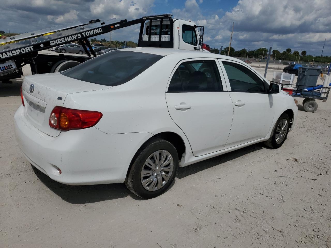 Photo 2 VIN: JTDBU4EE0AJ083482 - TOYOTA COROLLA 