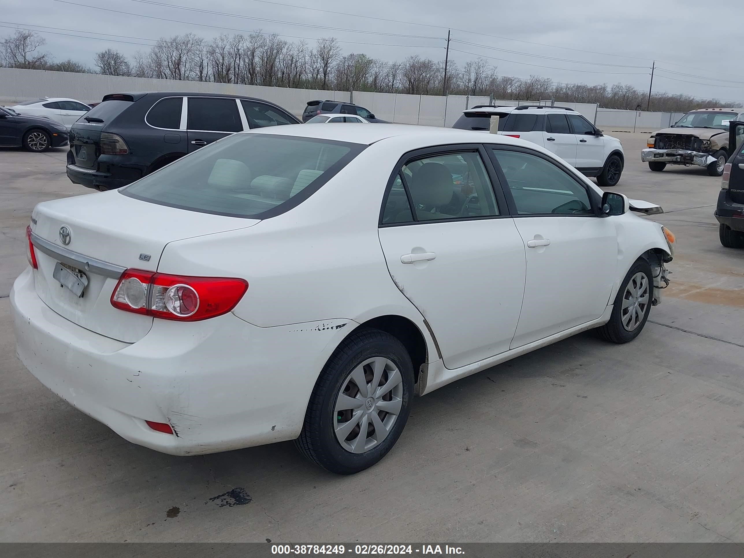 Photo 3 VIN: JTDBU4EE1B9150397 - TOYOTA COROLLA 