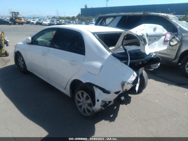 Photo 2 VIN: JTDBU4EE3B9155410 - TOYOTA COROLLA 