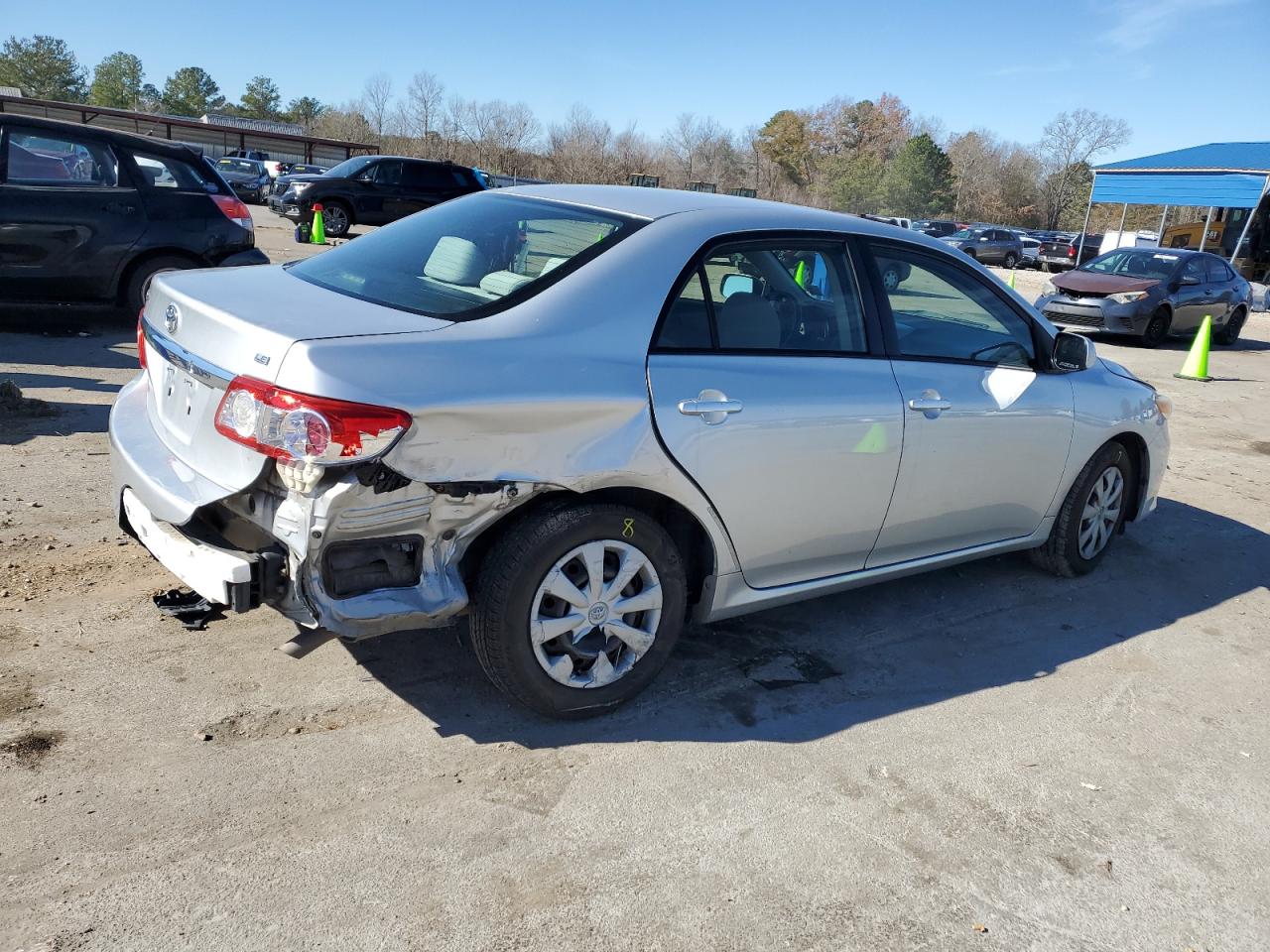 Photo 2 VIN: JTDBU4EE3B9158632 - TOYOTA COROLLA 