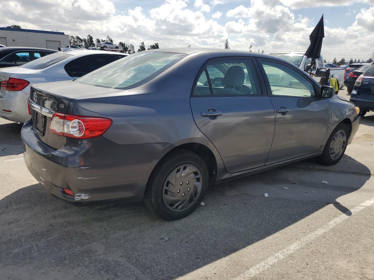 Photo 2 VIN: JTDBU4EE5B9124627 - TOYOTA COROLLA 