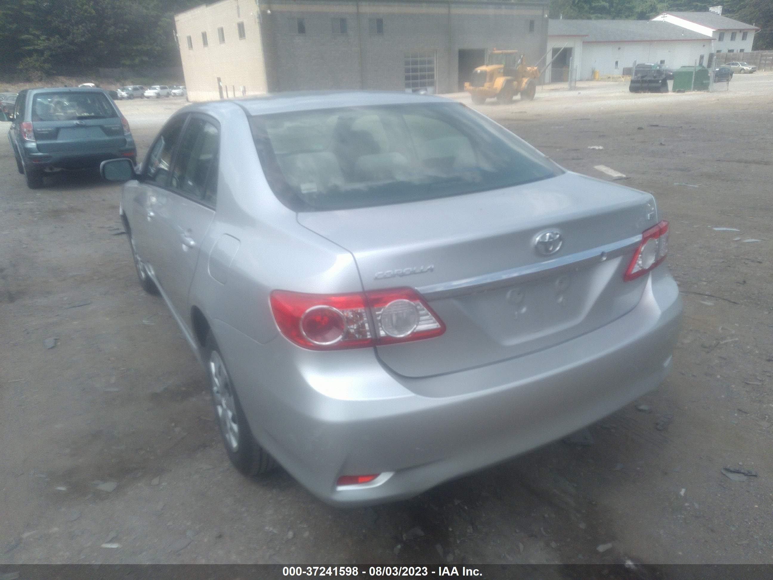 Photo 2 VIN: JTDBU4EE5BJ105574 - TOYOTA COROLLA 