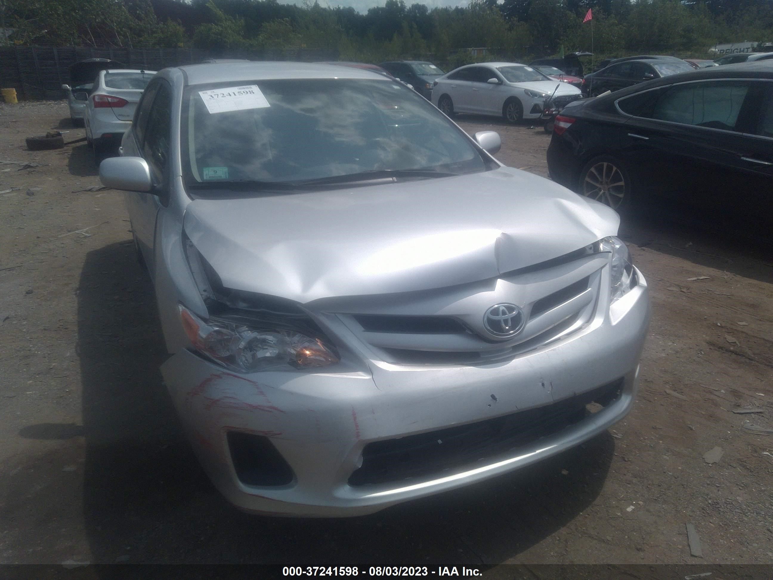 Photo 5 VIN: JTDBU4EE5BJ105574 - TOYOTA COROLLA 