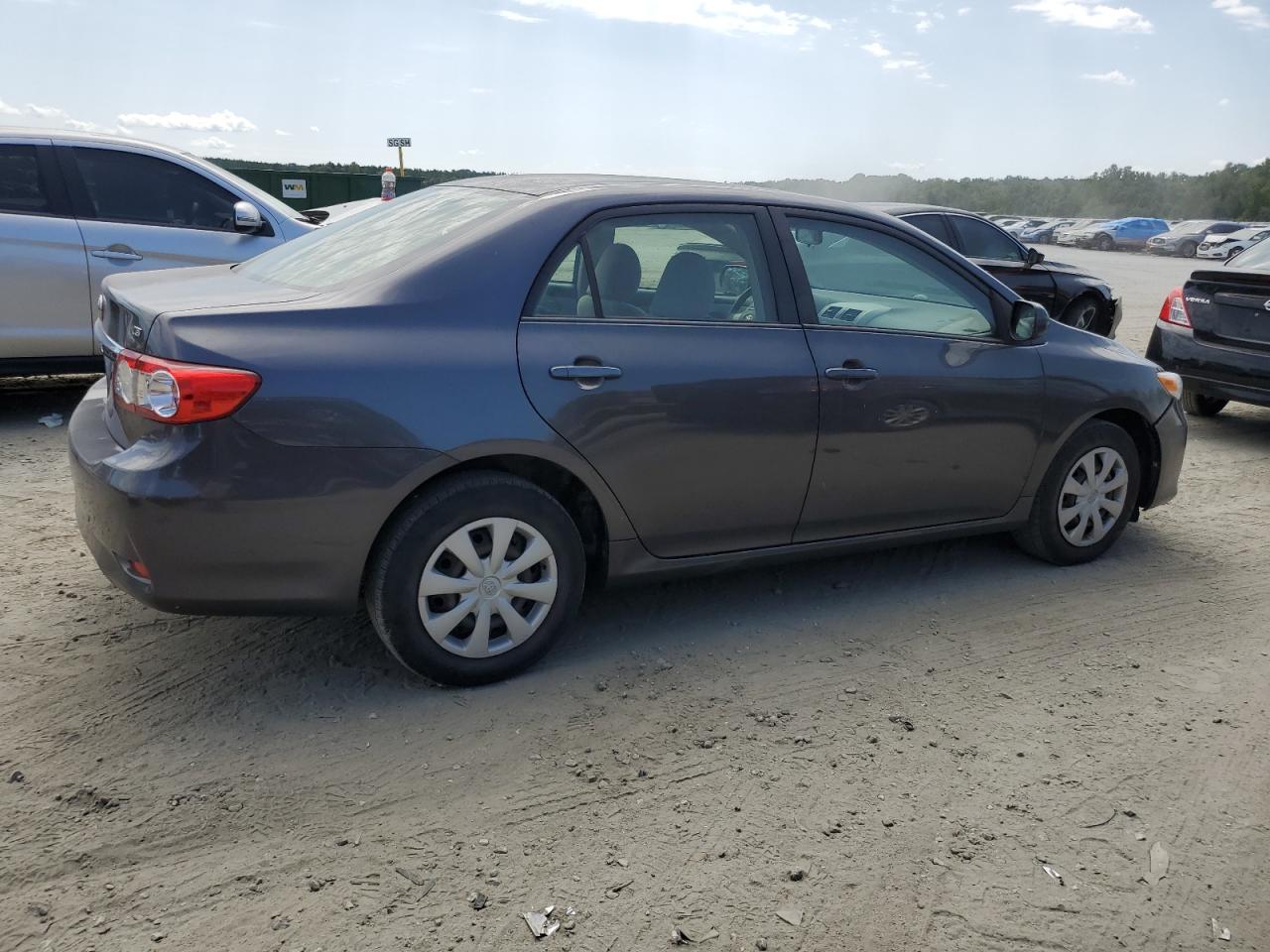 Photo 2 VIN: JTDBU4EE6B9155949 - TOYOTA COROLLA 